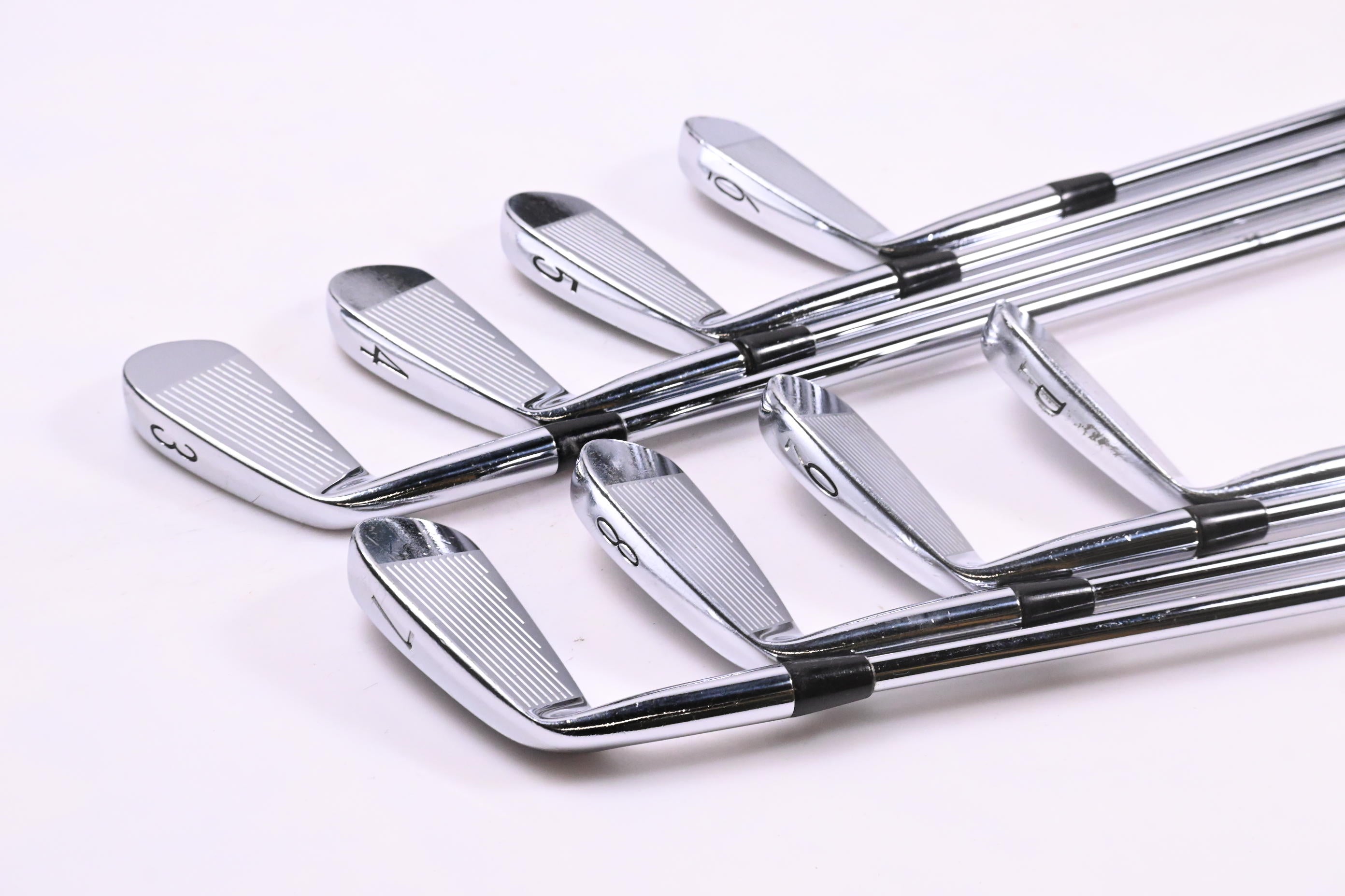 Titleist 695 Forged Irons / 3-PW / Stiff Flex Dynamic Gold S300 Shafts