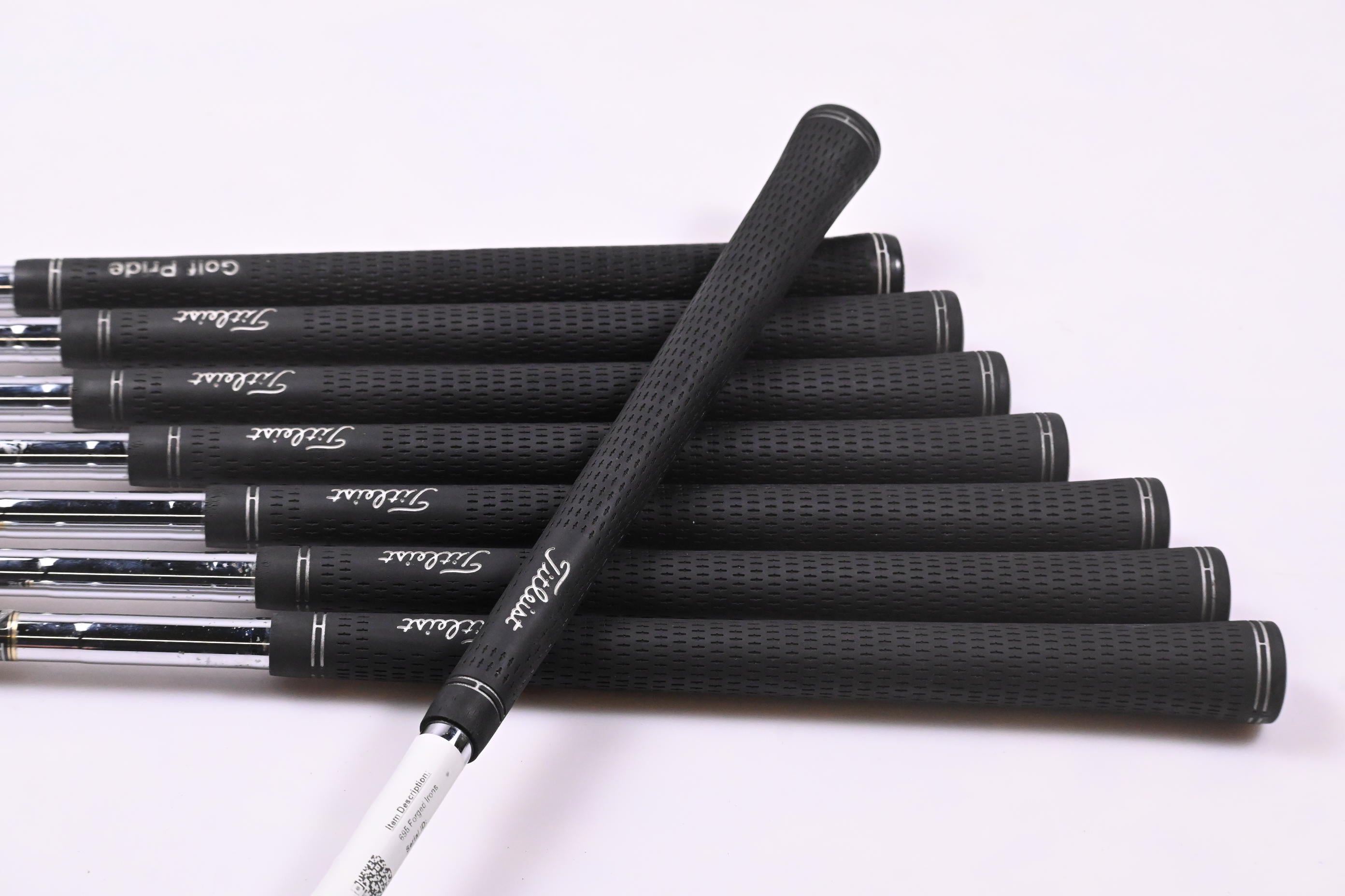 Titleist 695 Forged Irons / 3-PW / Stiff Flex Dynamic Gold S300 Shafts