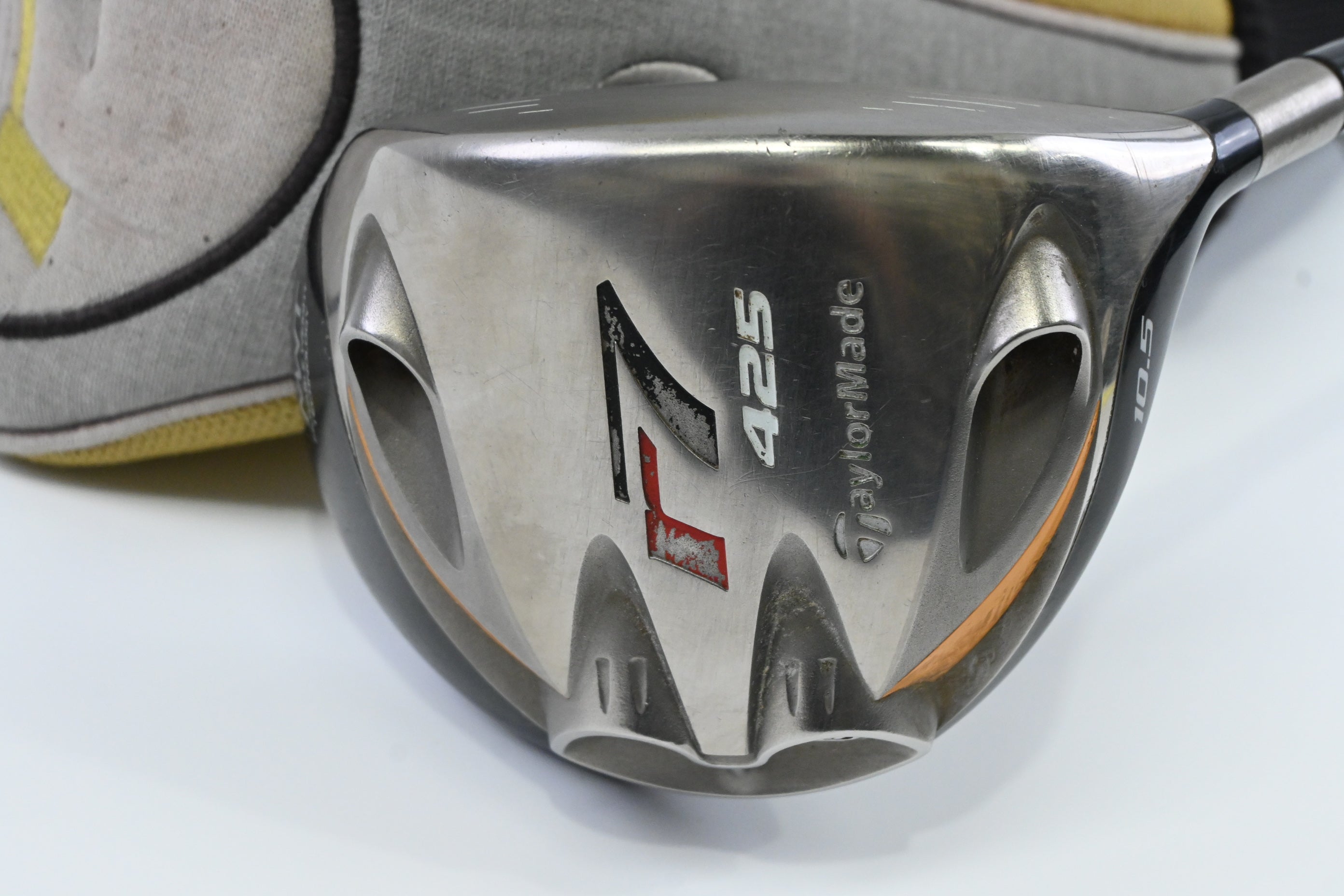 Taylormade R7 425 Driver / 10.5 Degree / Stiff Flex Fujikura Reax 65 Shaft