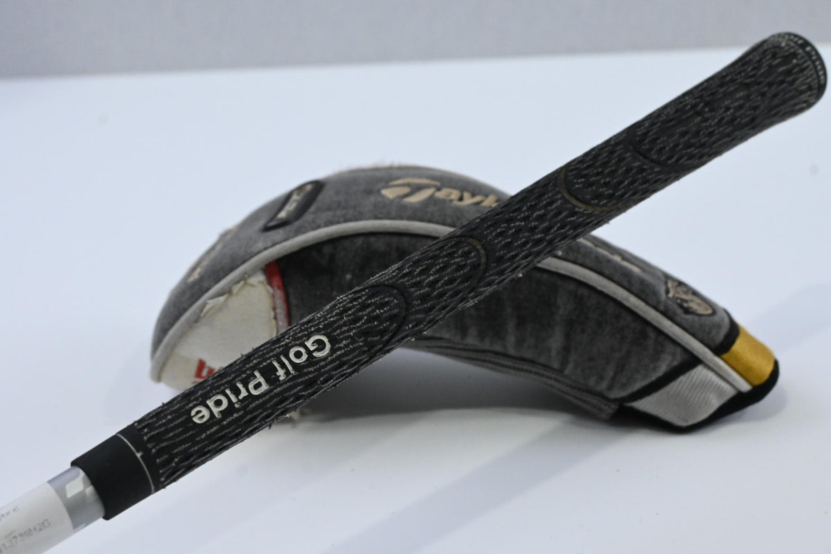 Taylormade Rescue 2009 #3 Hybrid / 19 Degree / Regular Flex Aldila RIP 65 Shaft