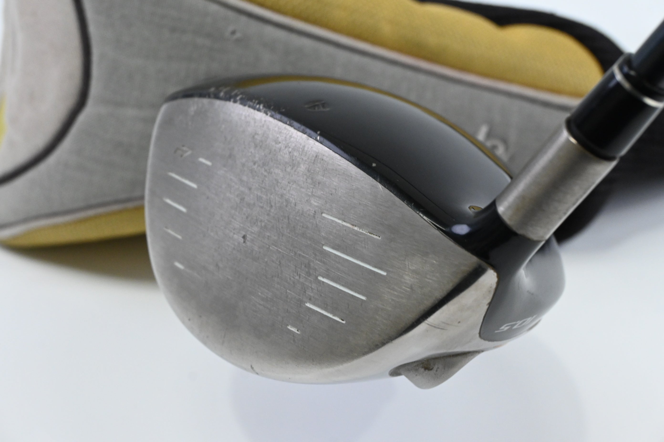 Taylormade R7 425 Driver / 10.5 Degree / Stiff Flex Fujikura Reax 65 Shaft