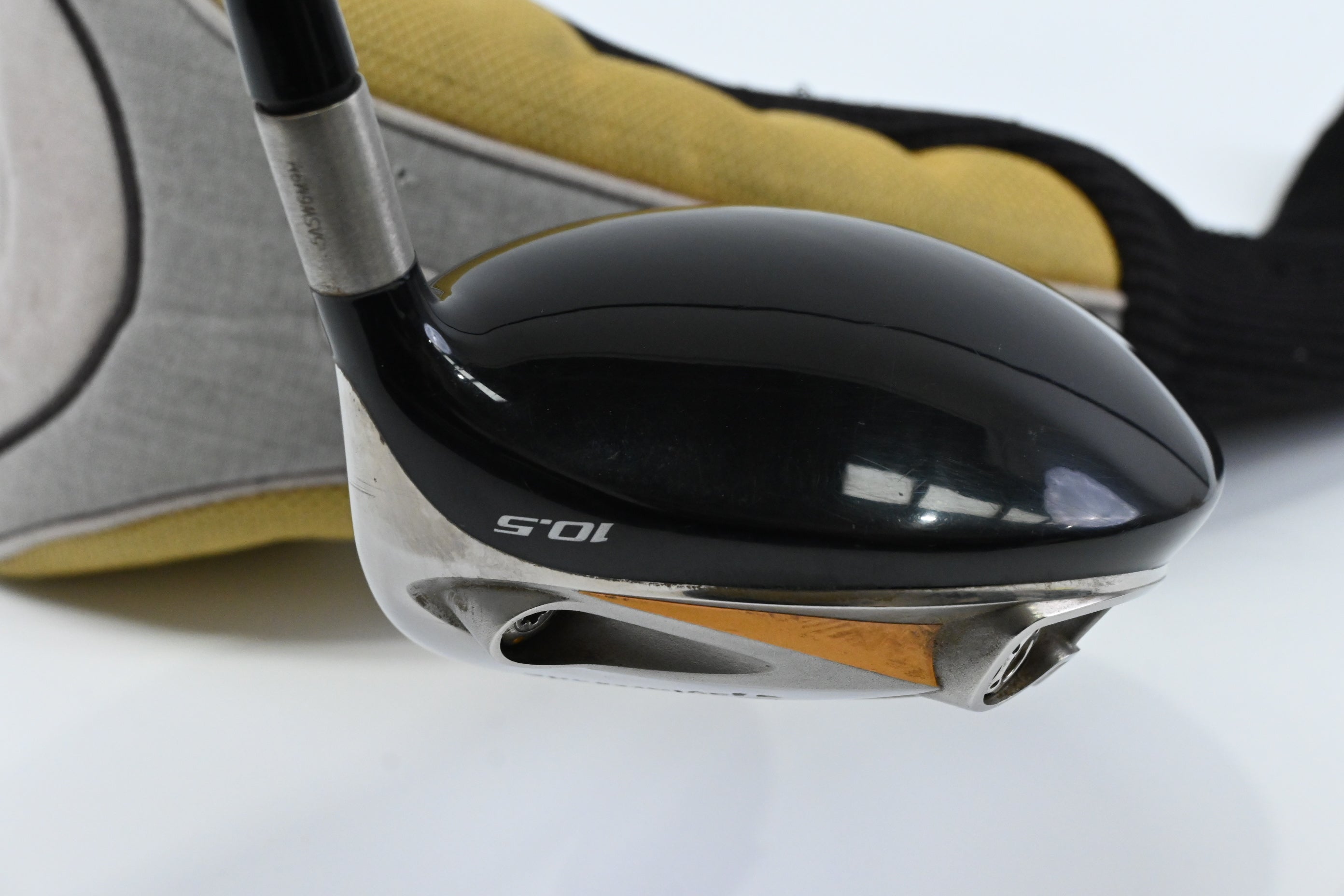 Taylormade R7 425 Driver / 10.5 Degree / Stiff Flex Fujikura Reax 65 Shaft