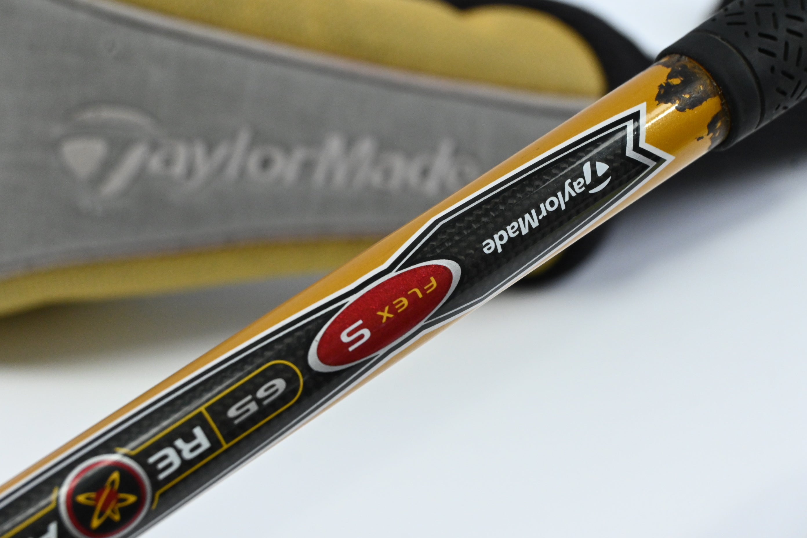 Taylormade R7 425 Driver / 10.5 Degree / Stiff Flex Fujikura Reax 65 Shaft