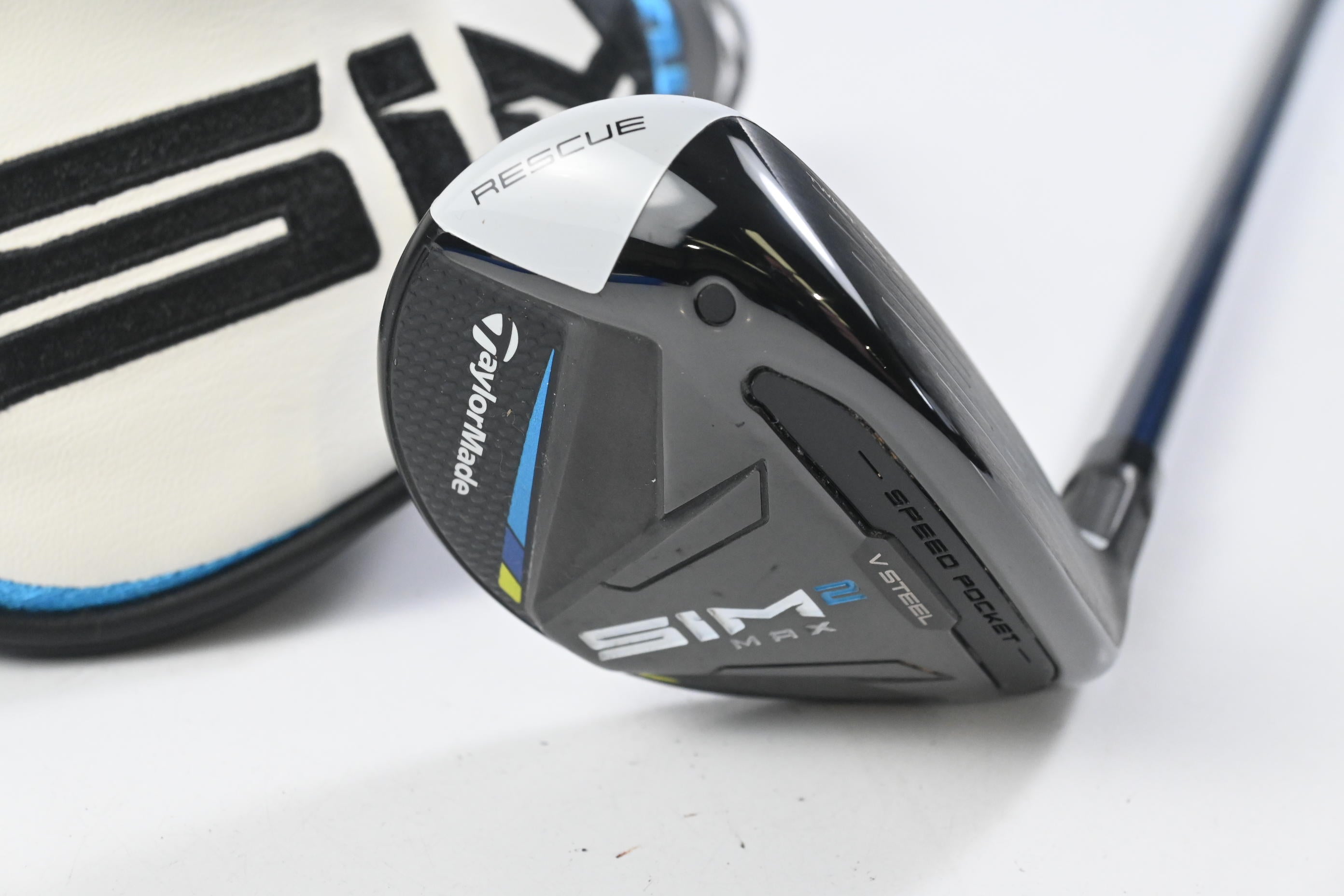 Taylormade SIM2 Max #3 Hybrid / 19 Degree / Stiff Flex Ventus Blue 7 Shaft