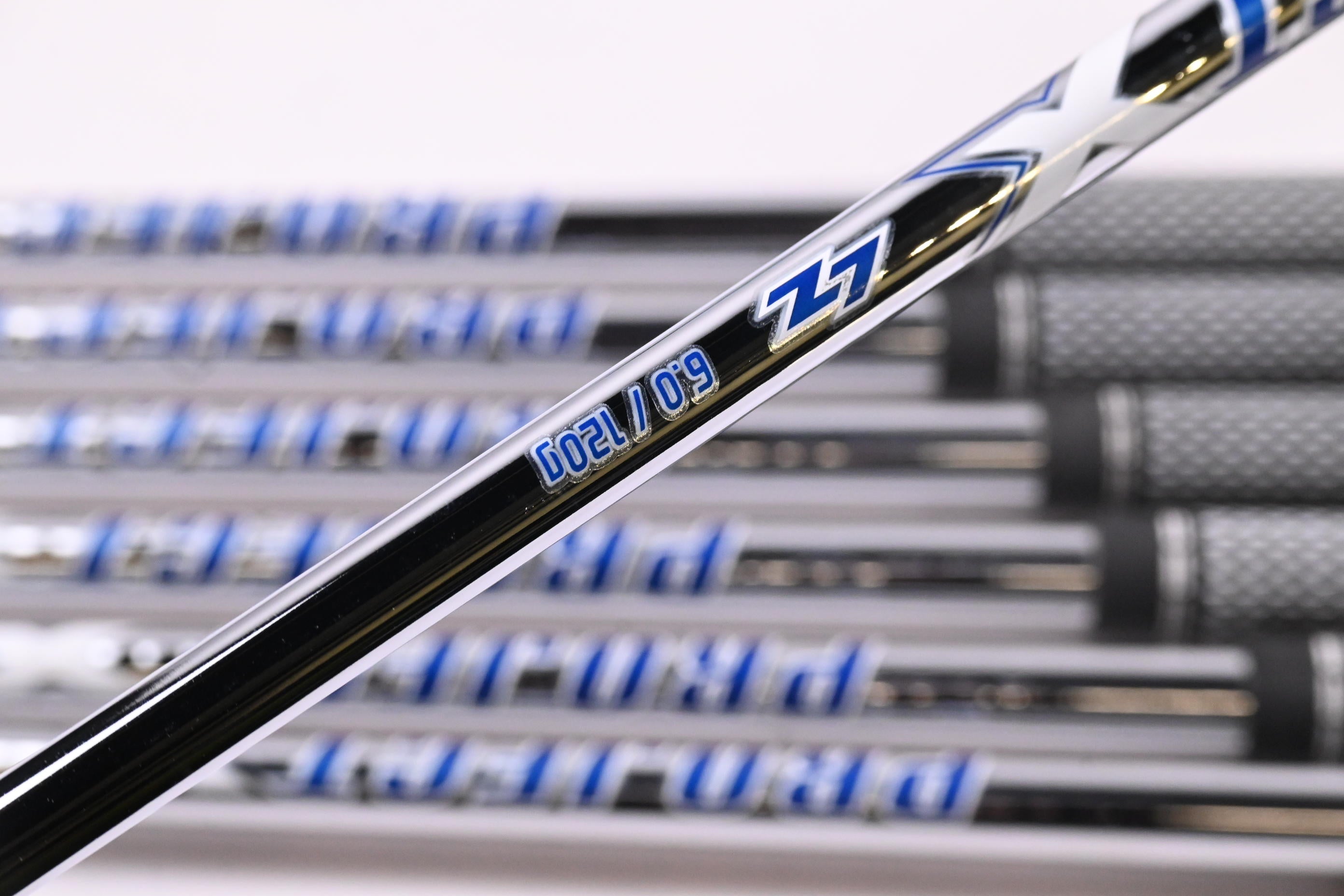Titleist CB 620 Irons / 4-PW / Stiff Flex Project X LZ 120 Shafts