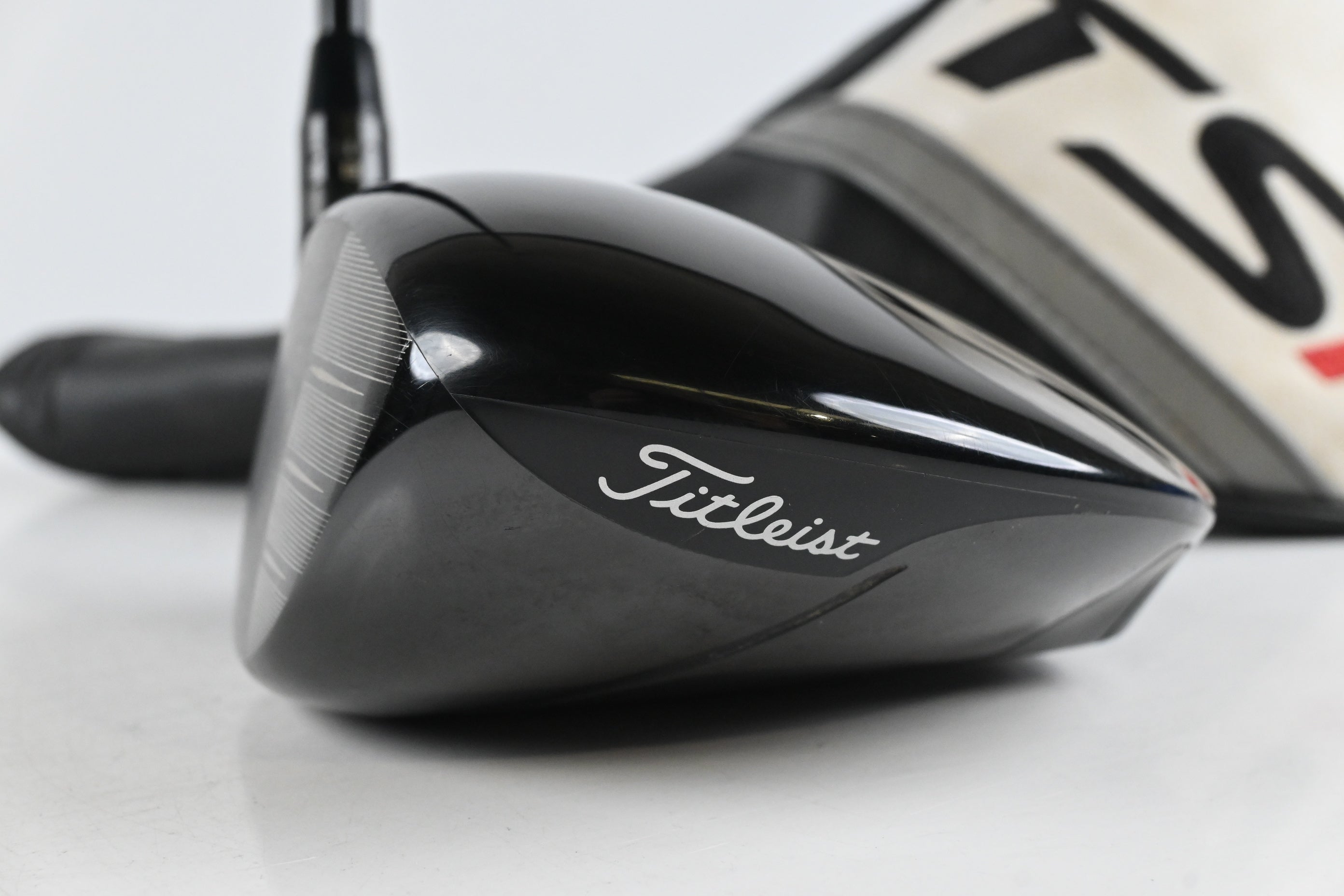 Left Hand Titleist TSR2 Driver / 10 Degree / Stiff Flex Hzrdus Black 60 Shaft