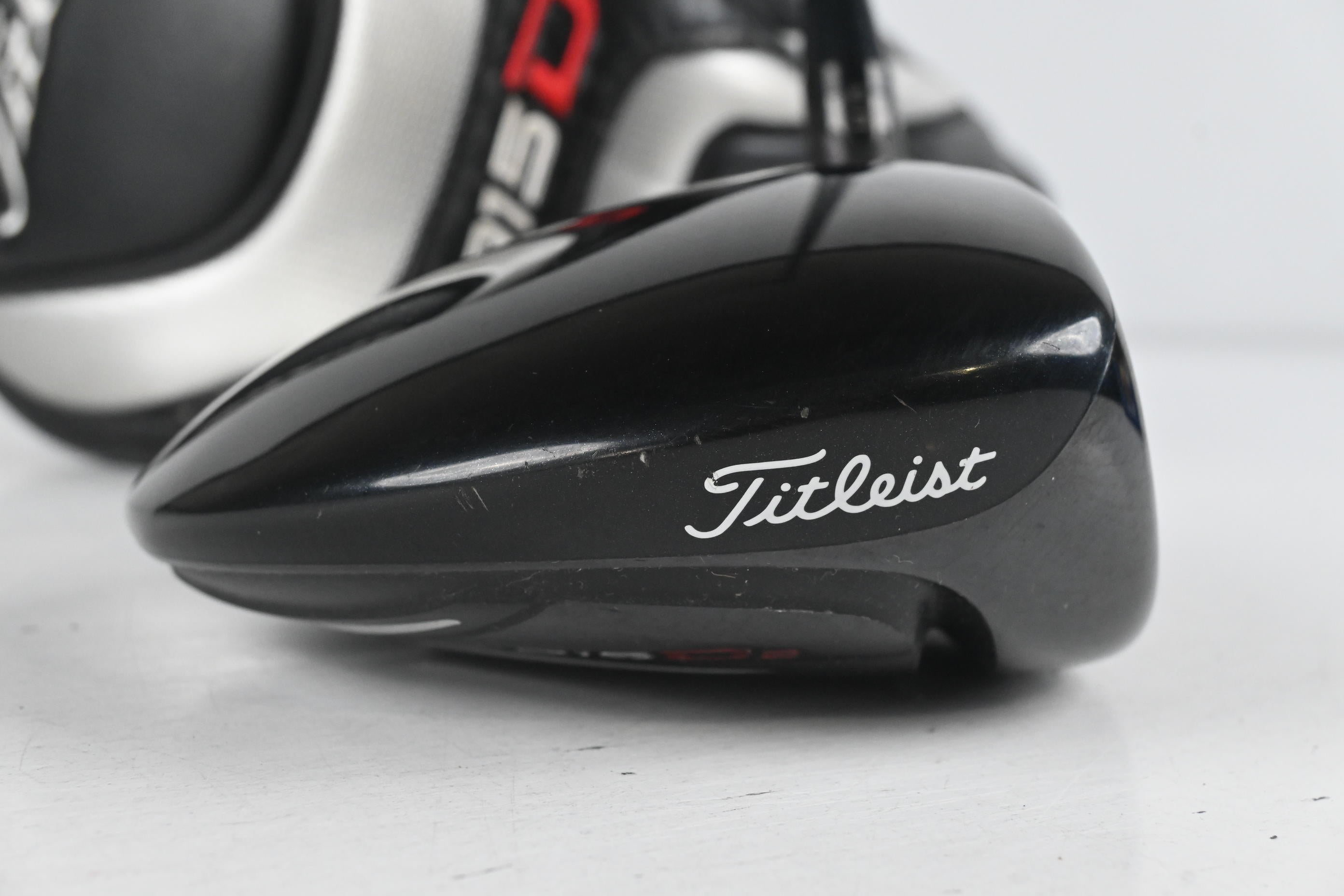 Titleist 915 D2 Driver / 10.5 Degree / Regular Flex Diamana M+50 Shaft