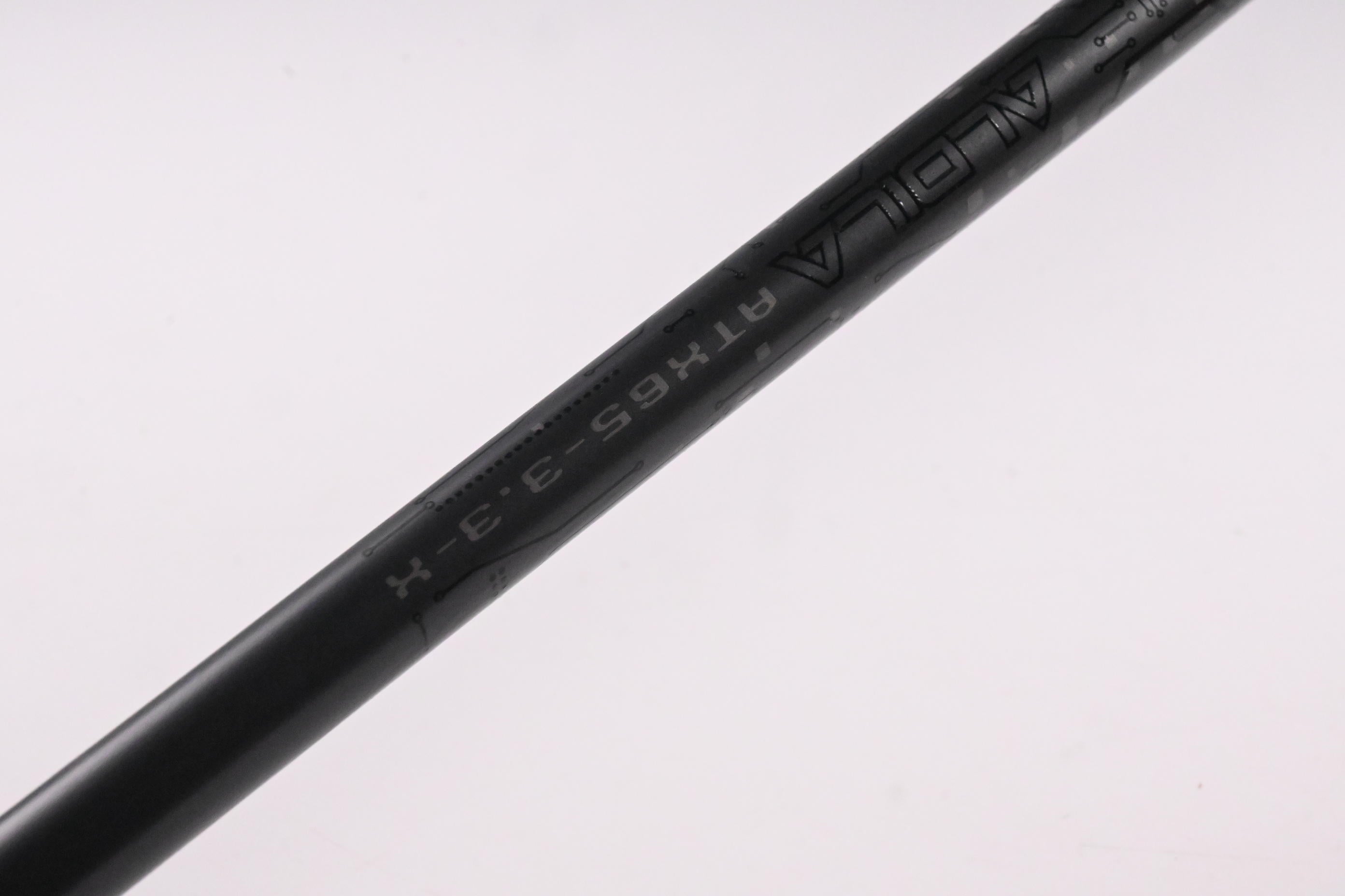 Titleist 915 D3 Driver / 9.5 Degree / X-Flex Aldila Rouge Tour Green 65 Shaft