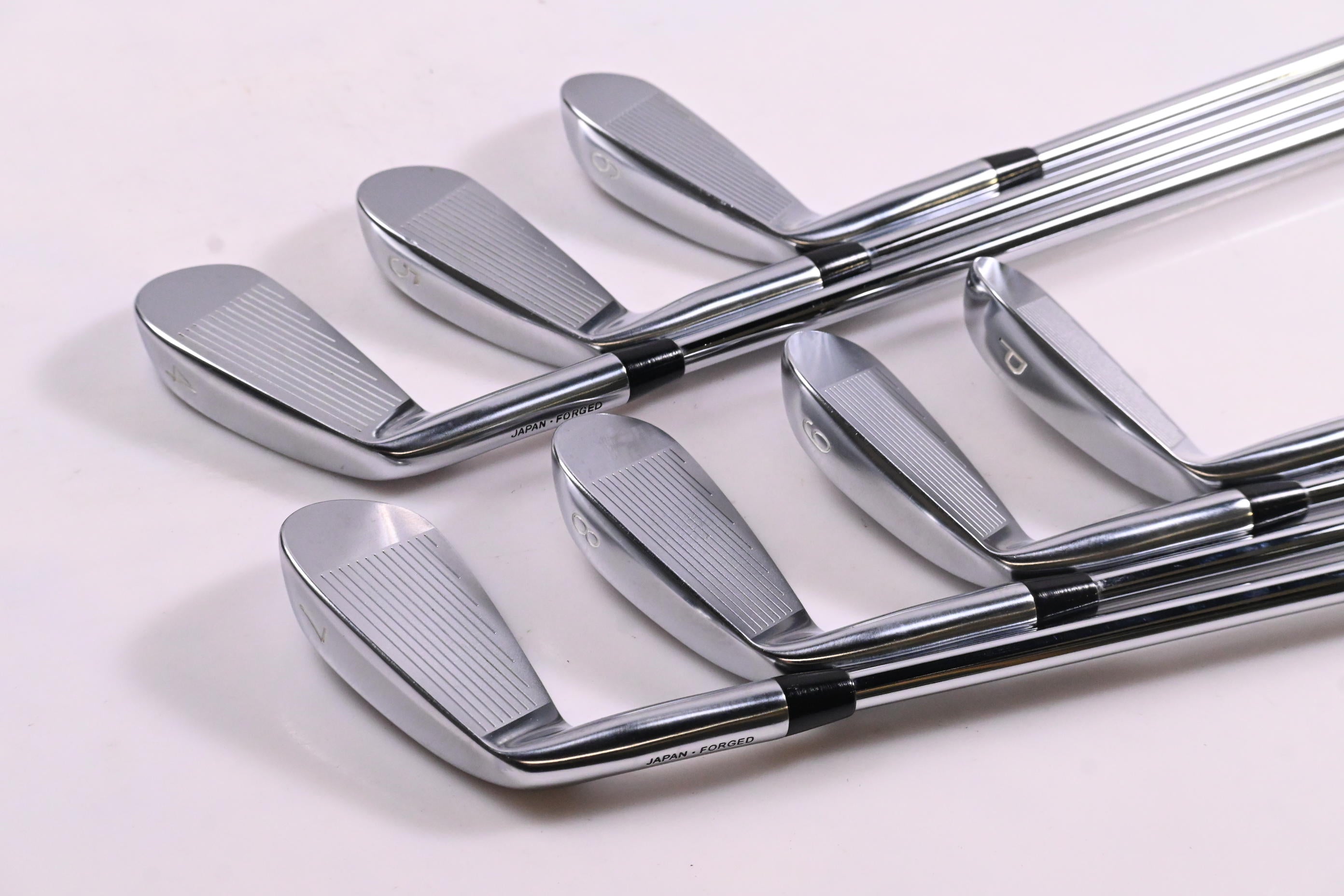 Vega VMB Irons / 4-PW / Stiff Flex Project X LZ 120 Shafts
