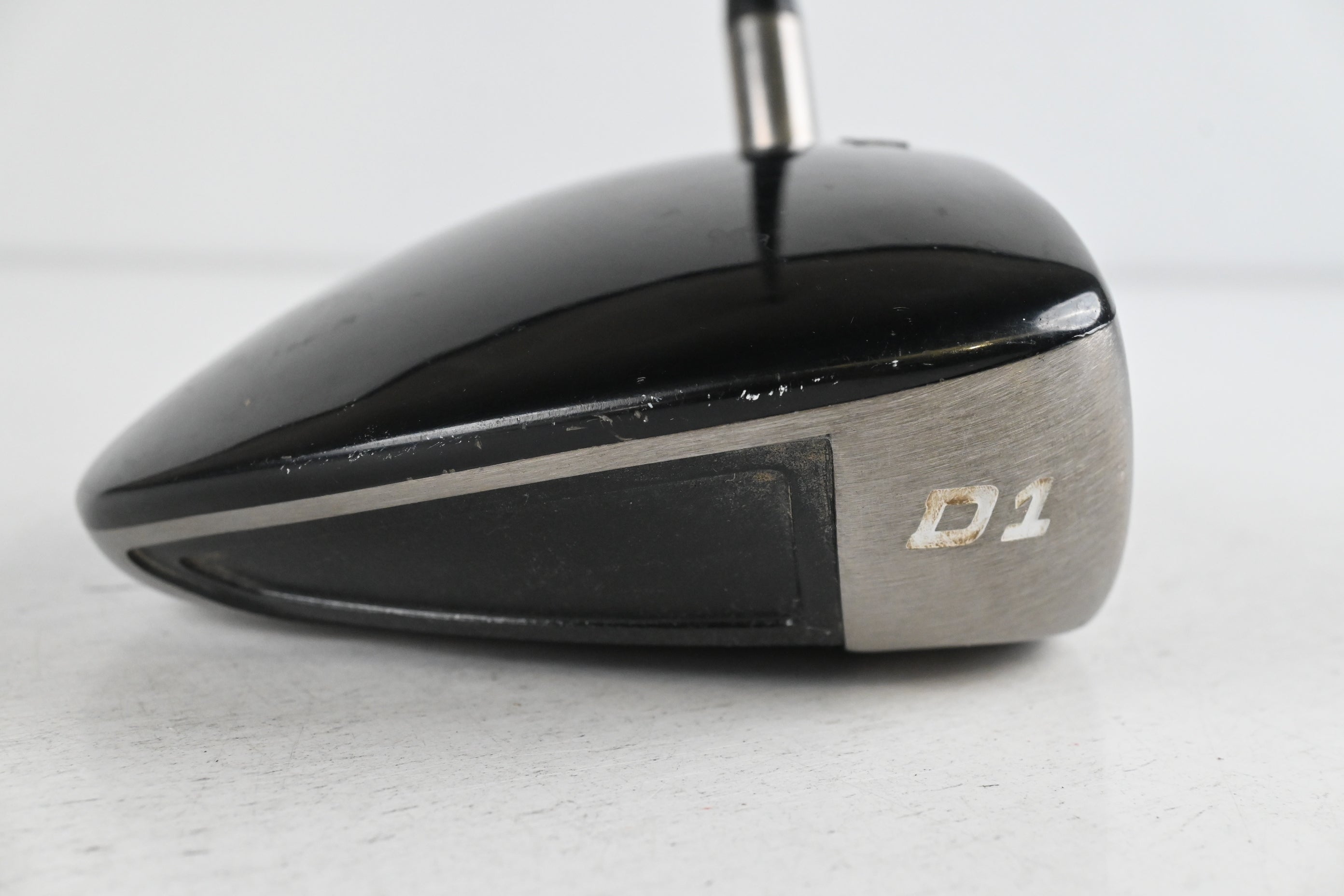 Titleist 907 D1 Driver / 10.5 Degree / Regular Flex Aldila 67 Shaft