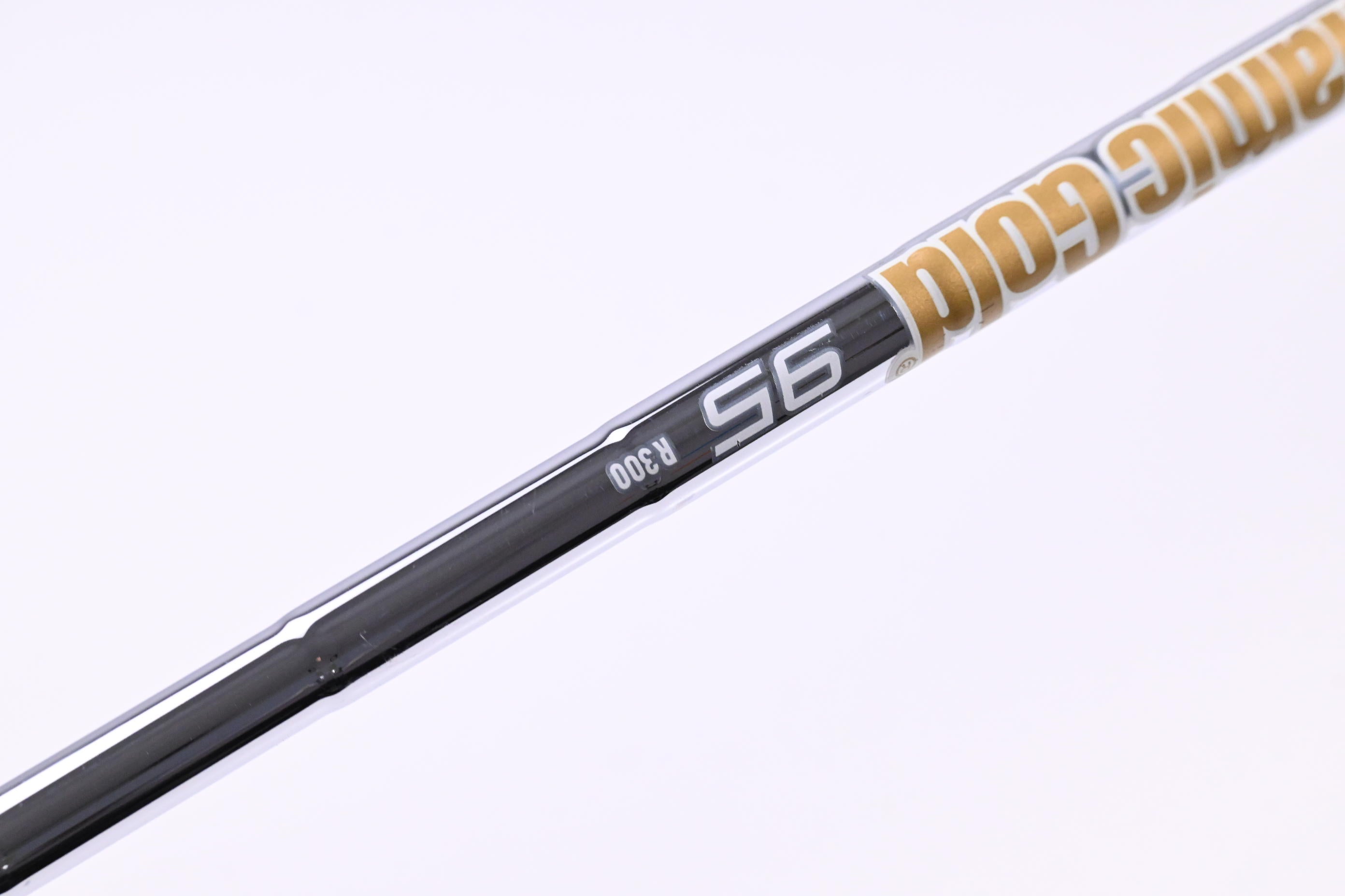 Taylormade M5 #9 Iron / Regular Flex Dynamic Gold 95 R300 Shaft
