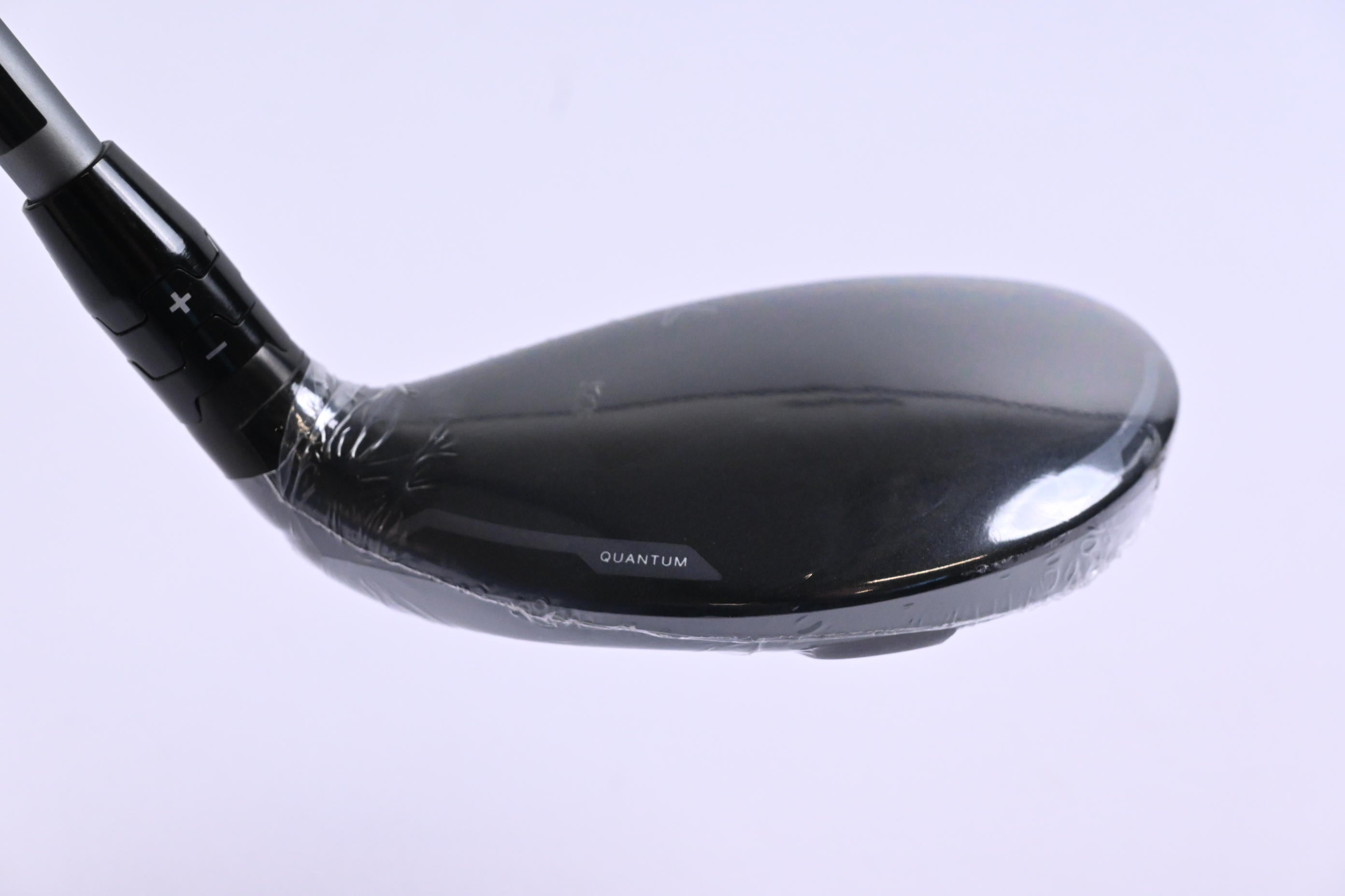 Callaway Quantum Max #4 Hybrid / 21 Degree / Regular Flex Denali Frost Silver 60