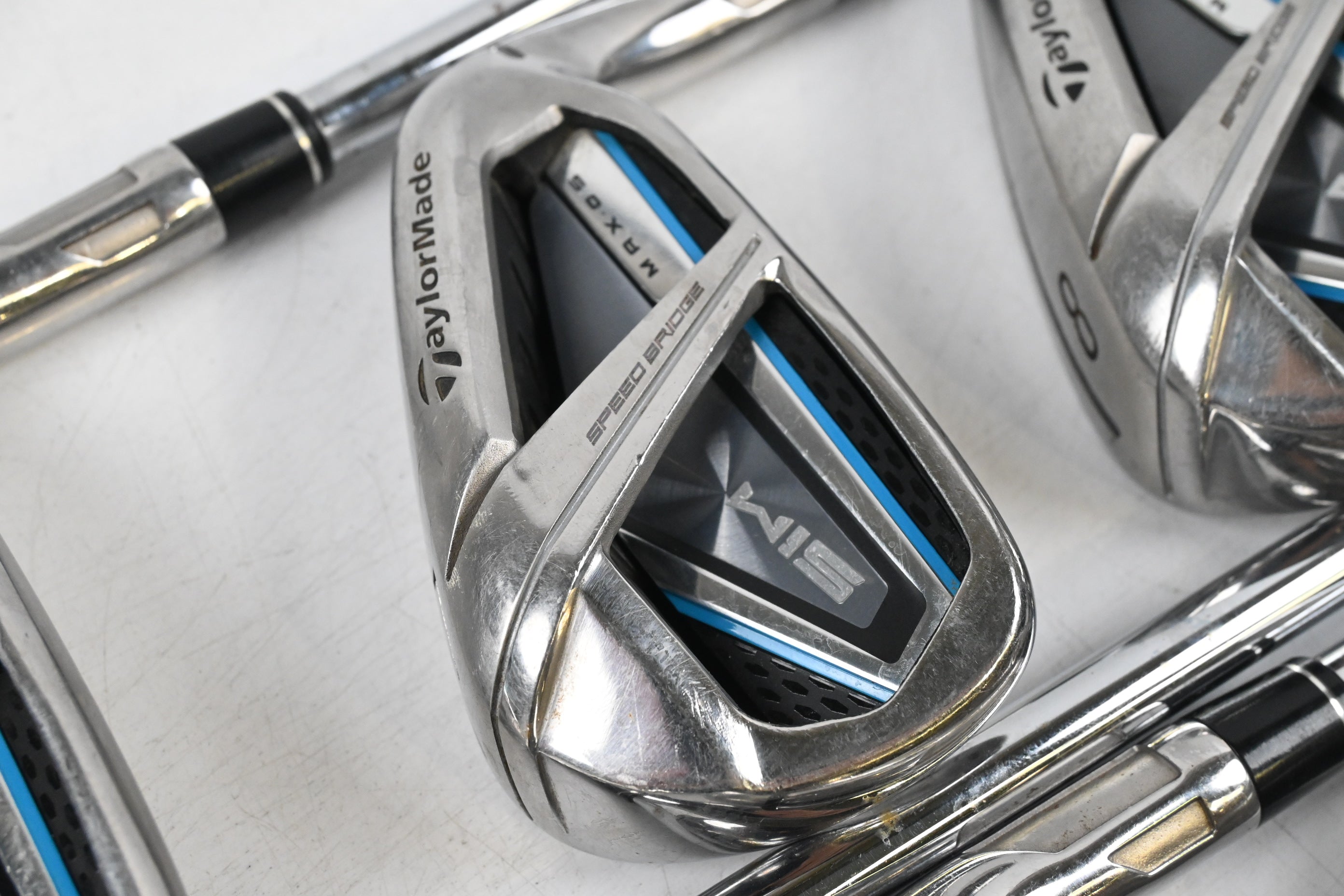 Taylormade SIM Max OS Irons / 6-PW+SW / Regular Flex KBS Tour Shafts