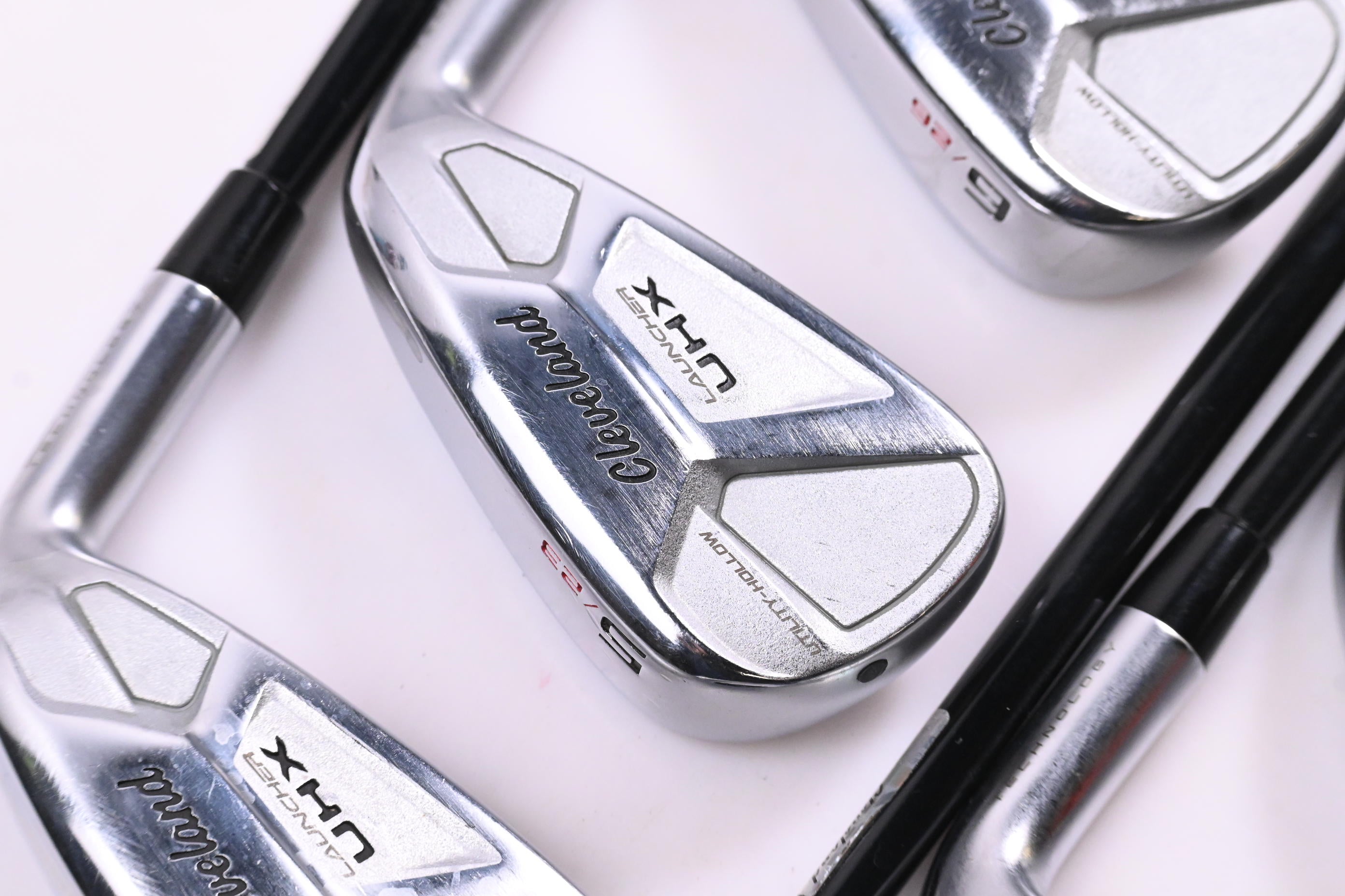 Cleveland Launcher UHX Irons / 4-PW / Regular Flex Miyazaki C.Kua 6 Shafts