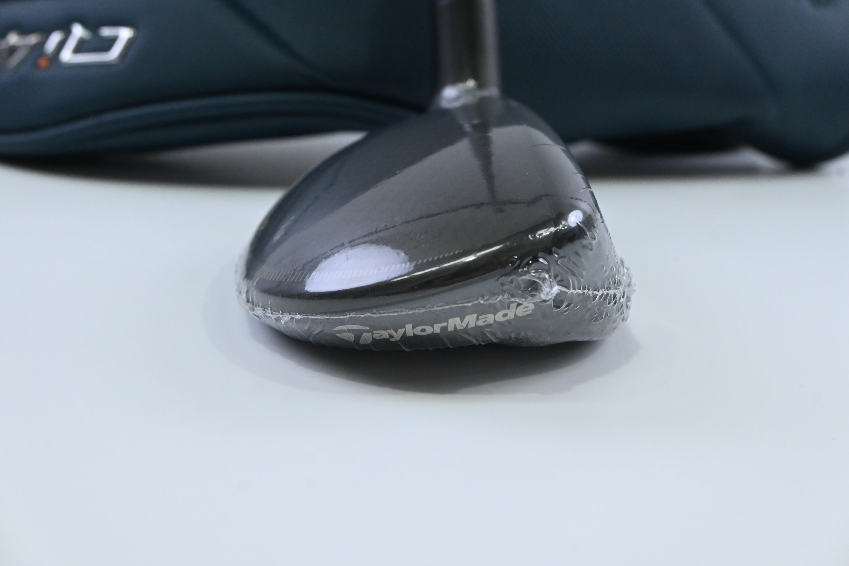 Taylormade Qi4D #4 Hybrid / 22 Degree / Regular Flex KBS Reax White 65 Shaft
