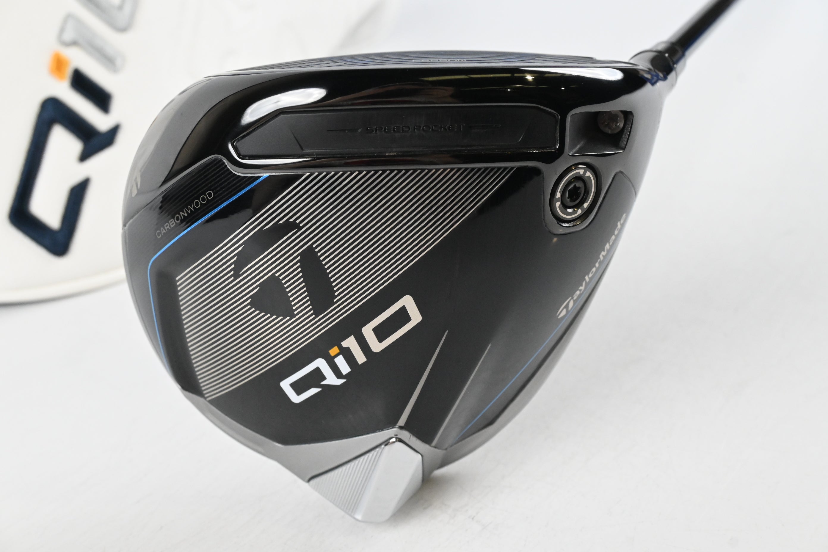 Taylormade Qi10 Driver / 10.5 Degree / Regular Flex Fujikura Ventus TR Blue 5