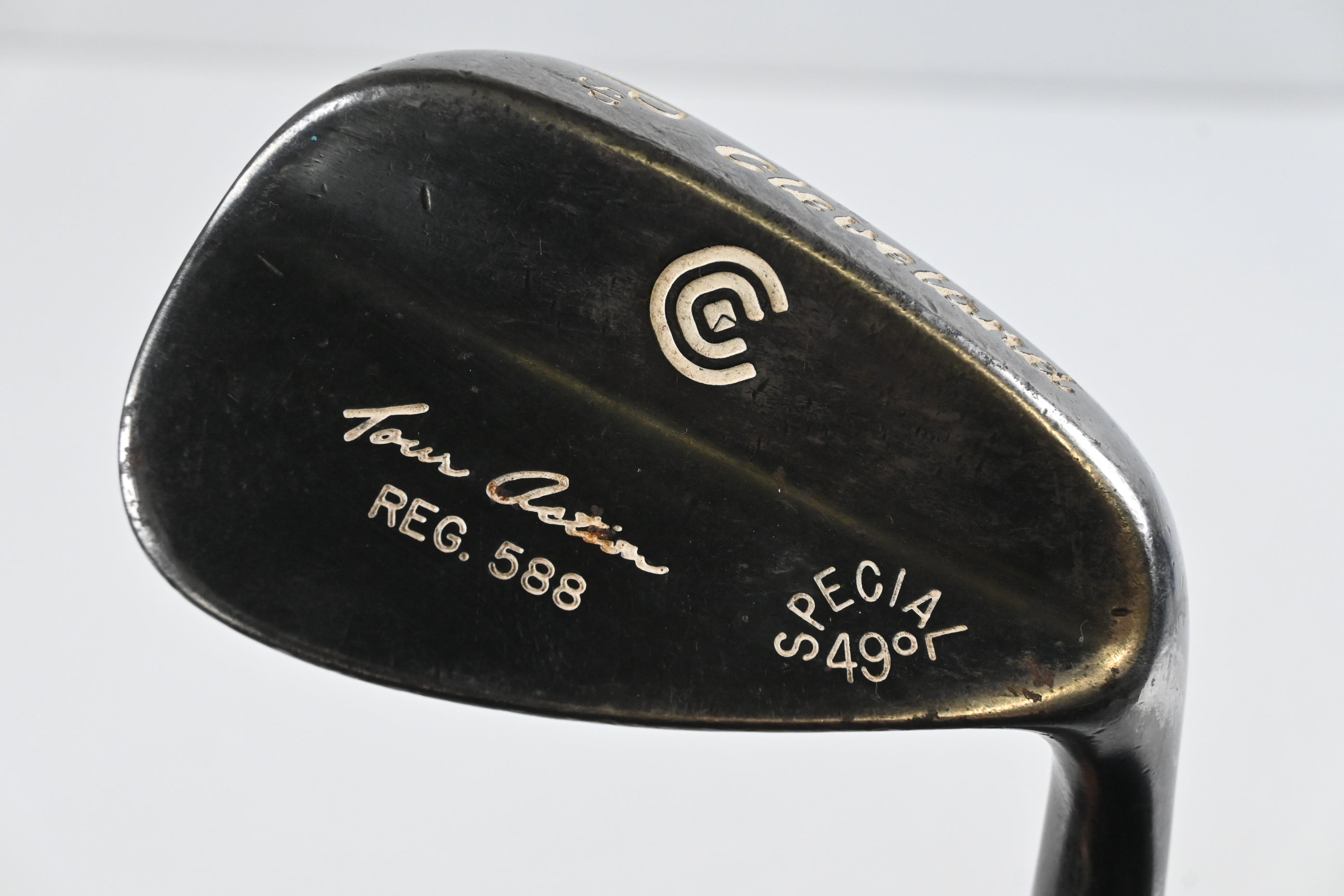 Cleveland 588 Tour Action Pitching Wedge / 49 Degree / Wedge Flex Dynamic Gold