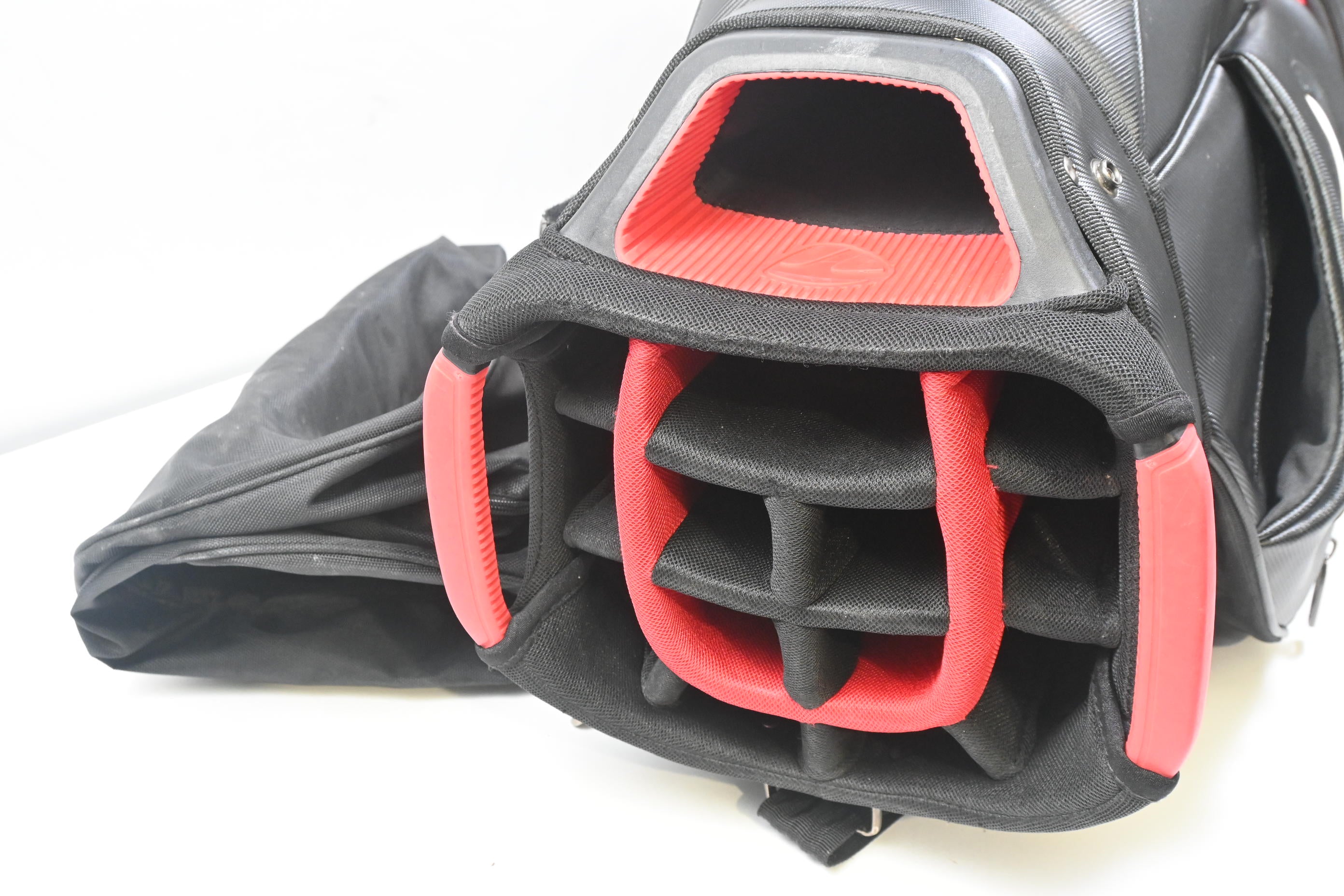 Taylormade Cart Bag / 14-Way Divider / Black, Red