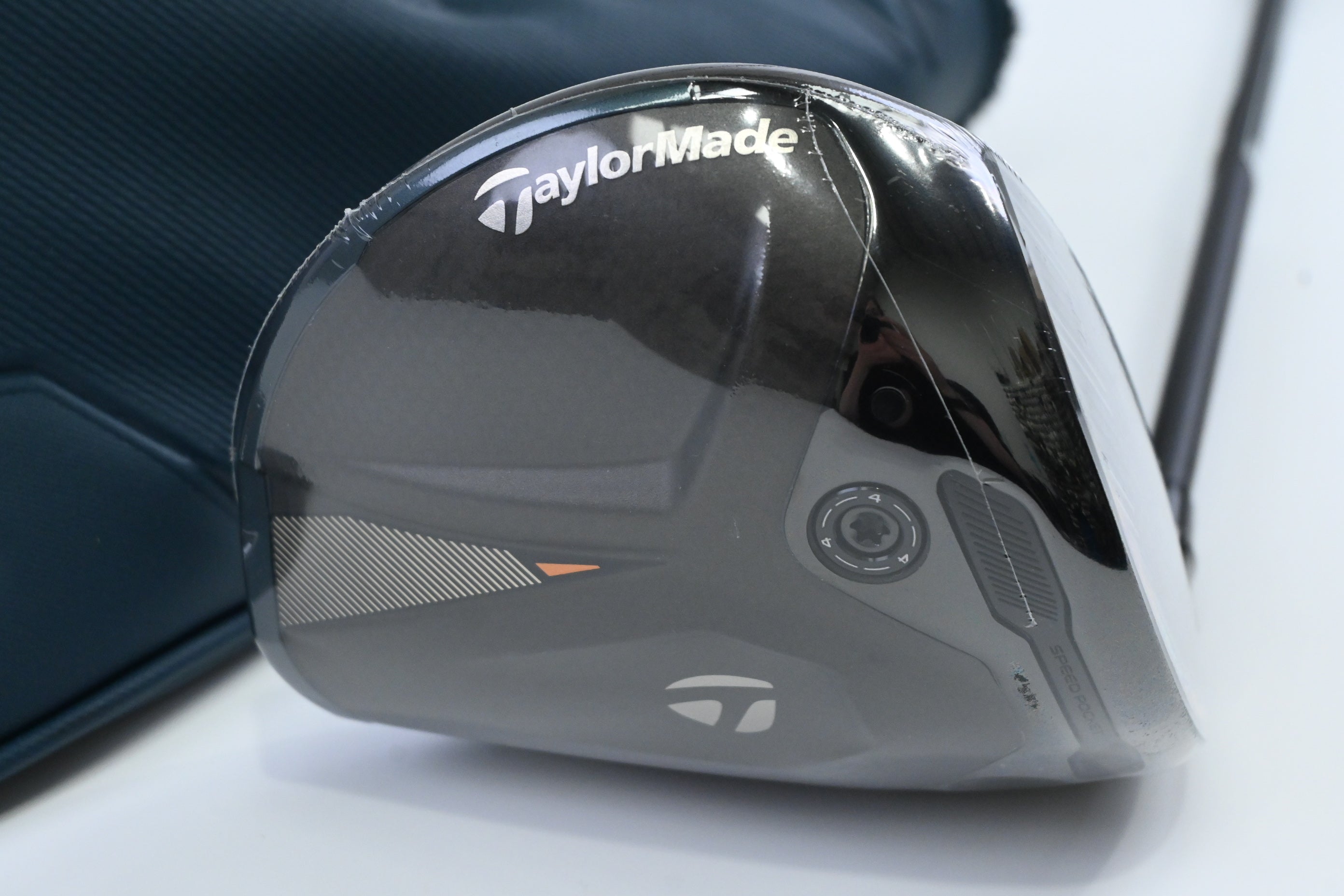 Taylormade Qi4D Driver / 9 Degree / Stiff Flex Taylormade Reax Blue 50 Shaft