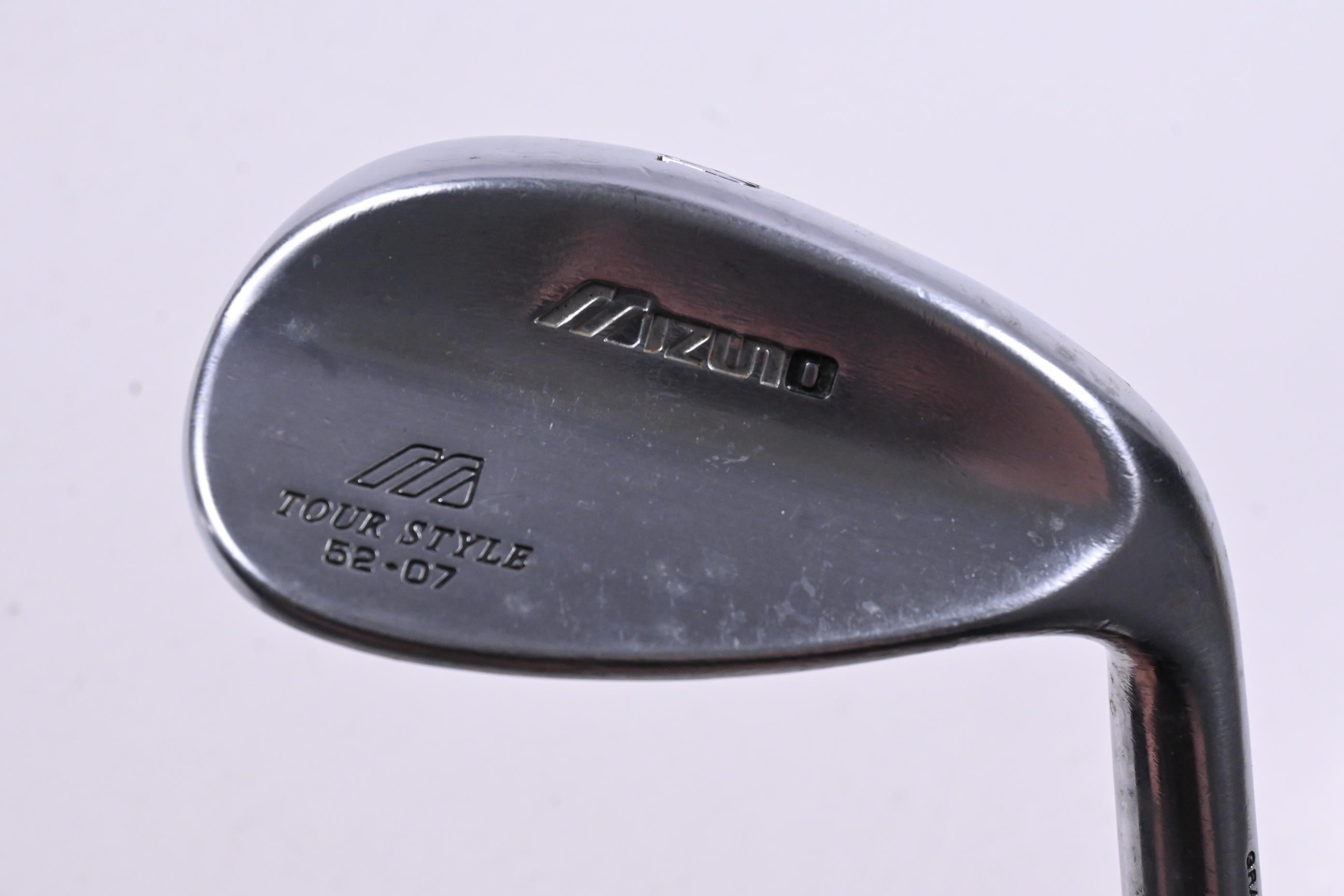 Mizuno Tour Style Gap Wedge / 52 Degree / Stiff Flex Dynamic Gold S300 Shaft