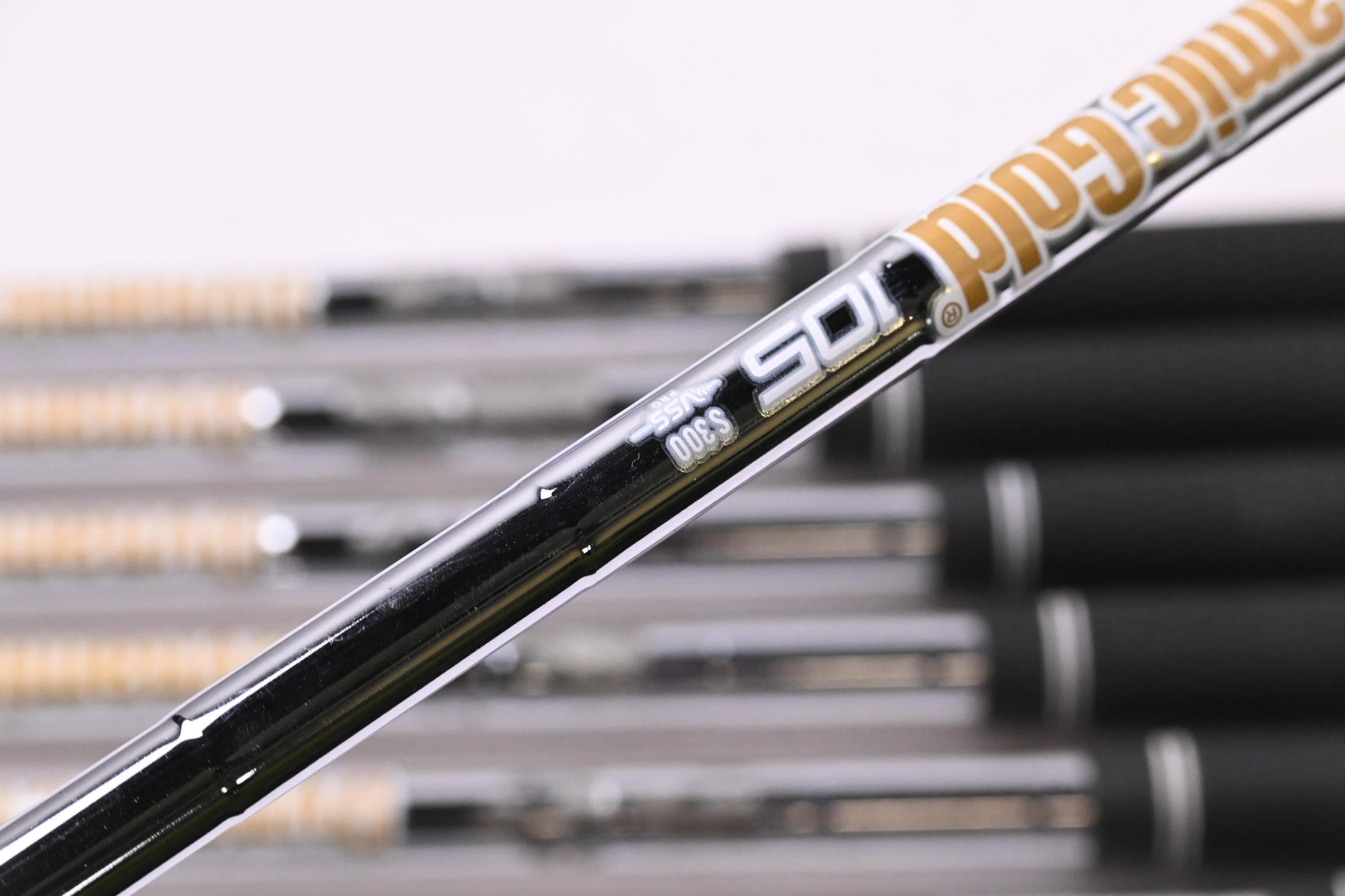 Wilson Dynapower 2023 Irons / 4-PW+SW / Stiff Flex Dynamic Gold 105 S300 Shafts