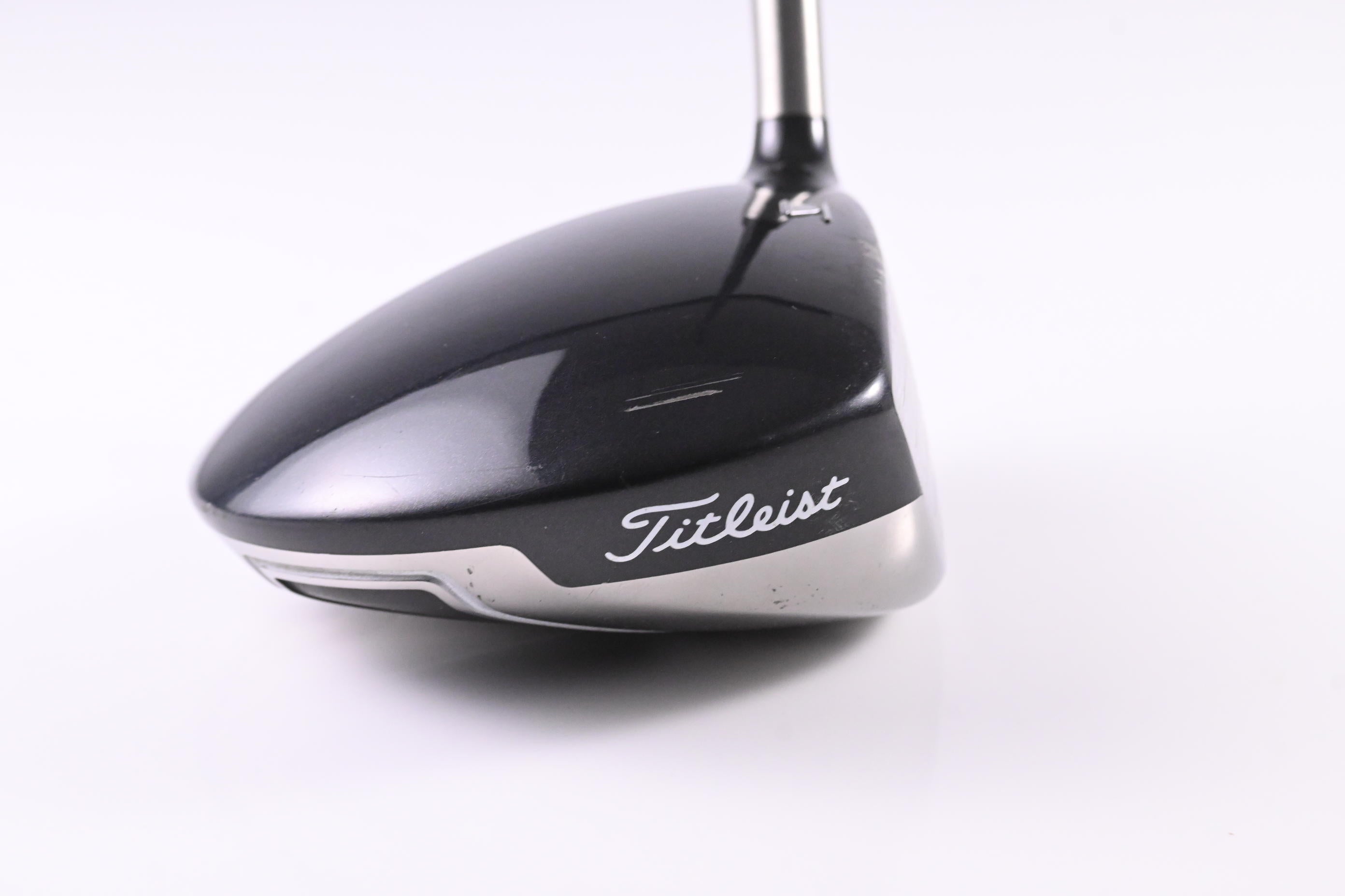 Titleist 909 D2 Driver / 9.5 Degree / Stiff Flex Aldila Voodoo Shaft