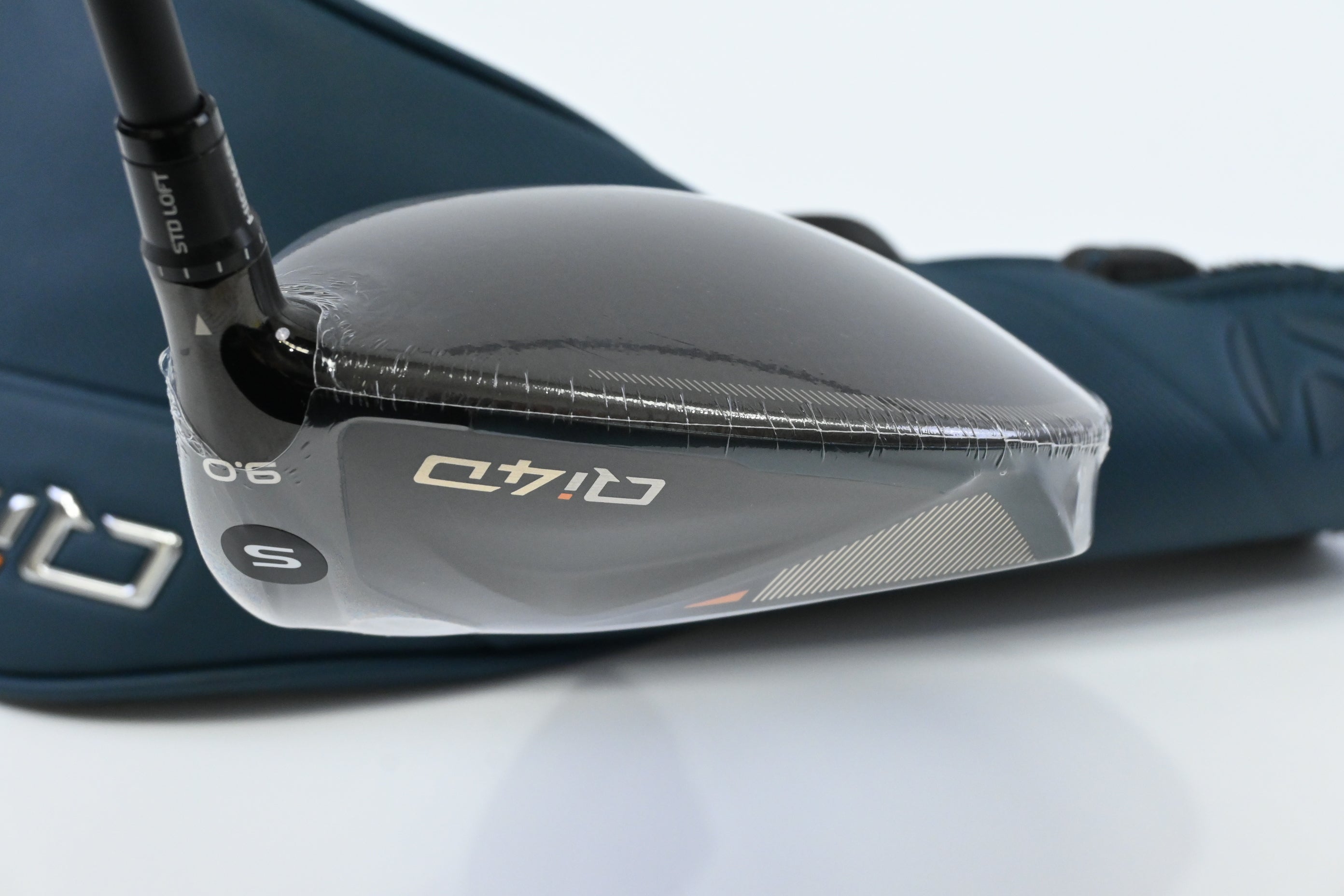 Taylormade Qi4D Driver / 9 Degree / Stiff Flex Taylormade Reax Blue 50 Shaft