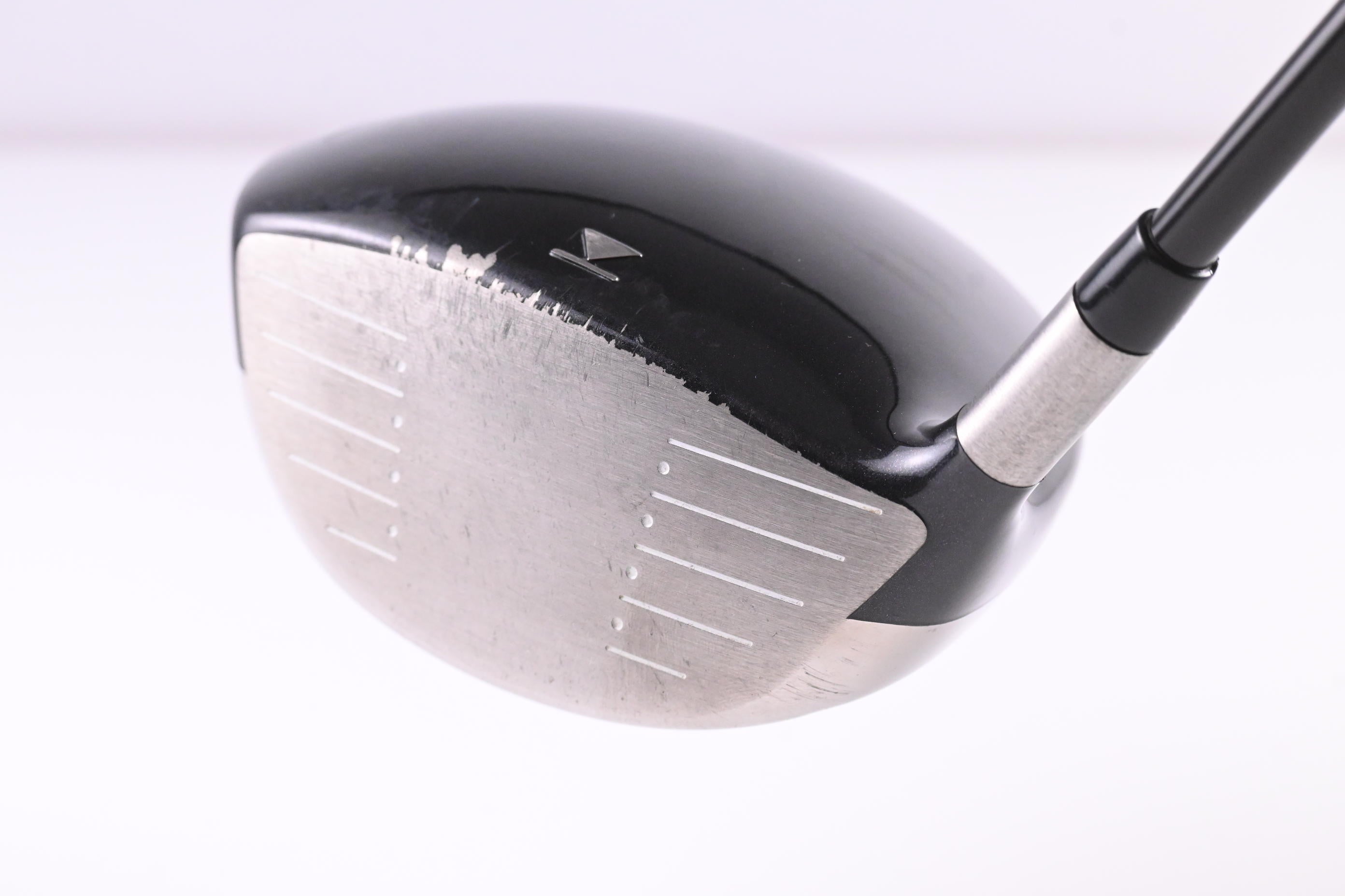 Titleist 909 D2 Driver / 9.5 Degree / Stiff Flex Aldila Voodoo Shaft
