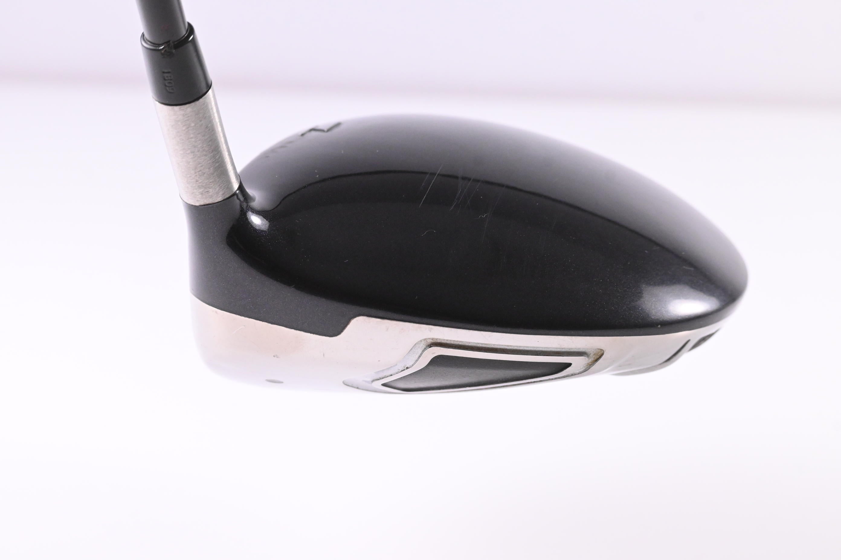 Titleist 909 D2 Driver / 9.5 Degree / Stiff Flex Aldila Voodoo Shaft