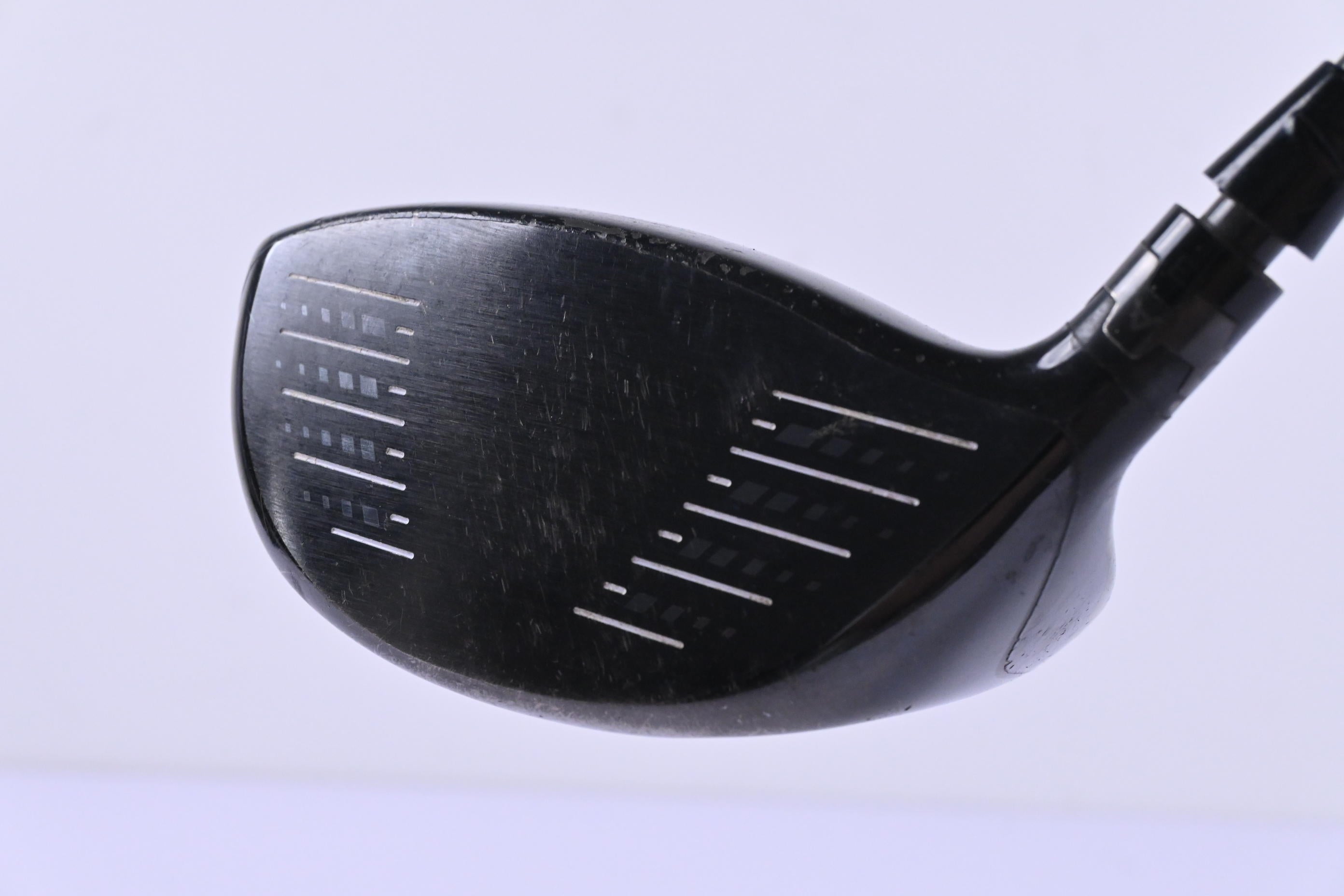 Titleist 913 D2 Driver / 10.5 Degree / Regular Flex Aldila Rip Phenom 70 Shaft