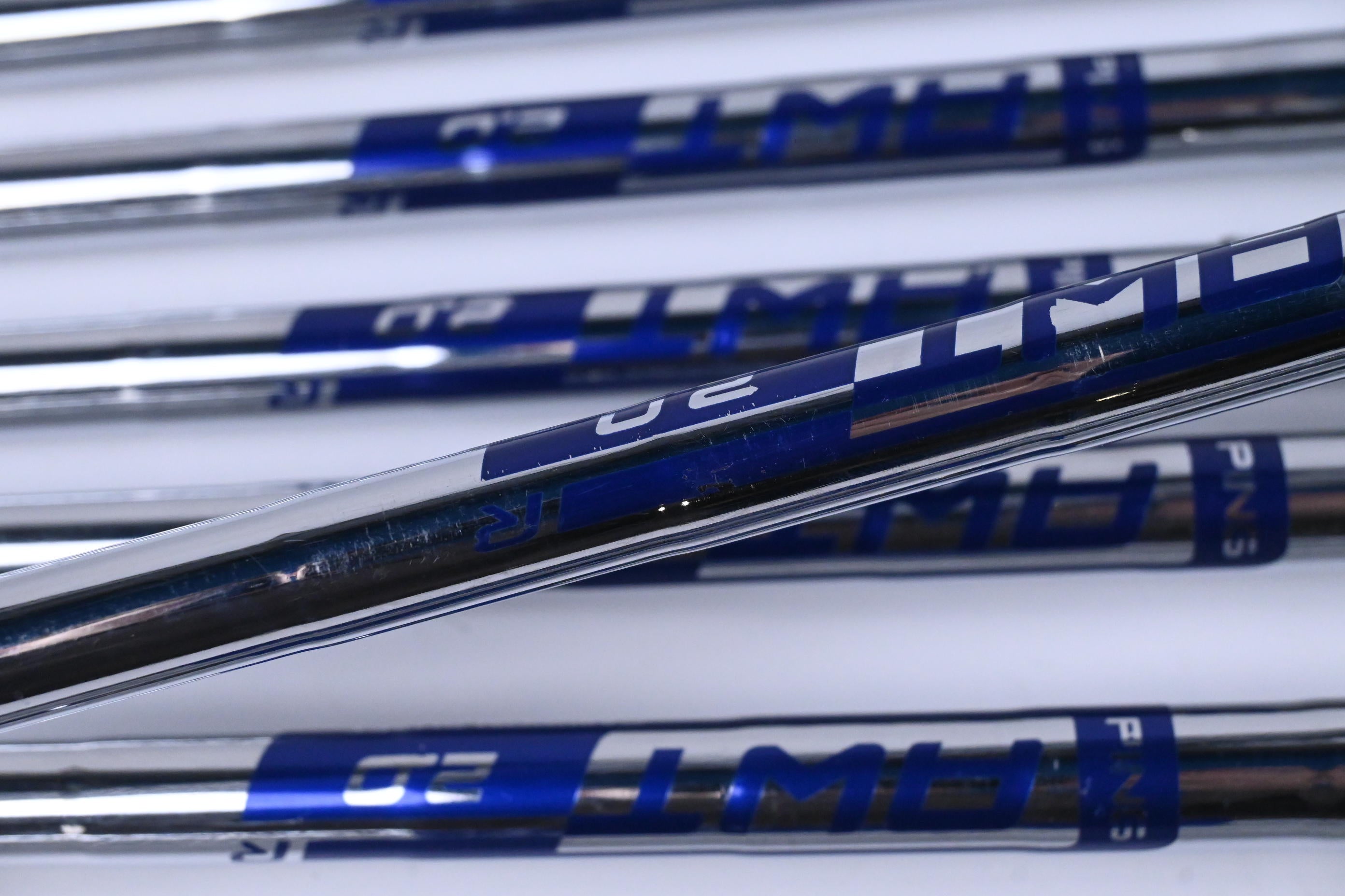 Ping G710 Irons / 5-PW+GW+SW / Red Dot / Regular Flex Ping AWT 2.0 Shafts