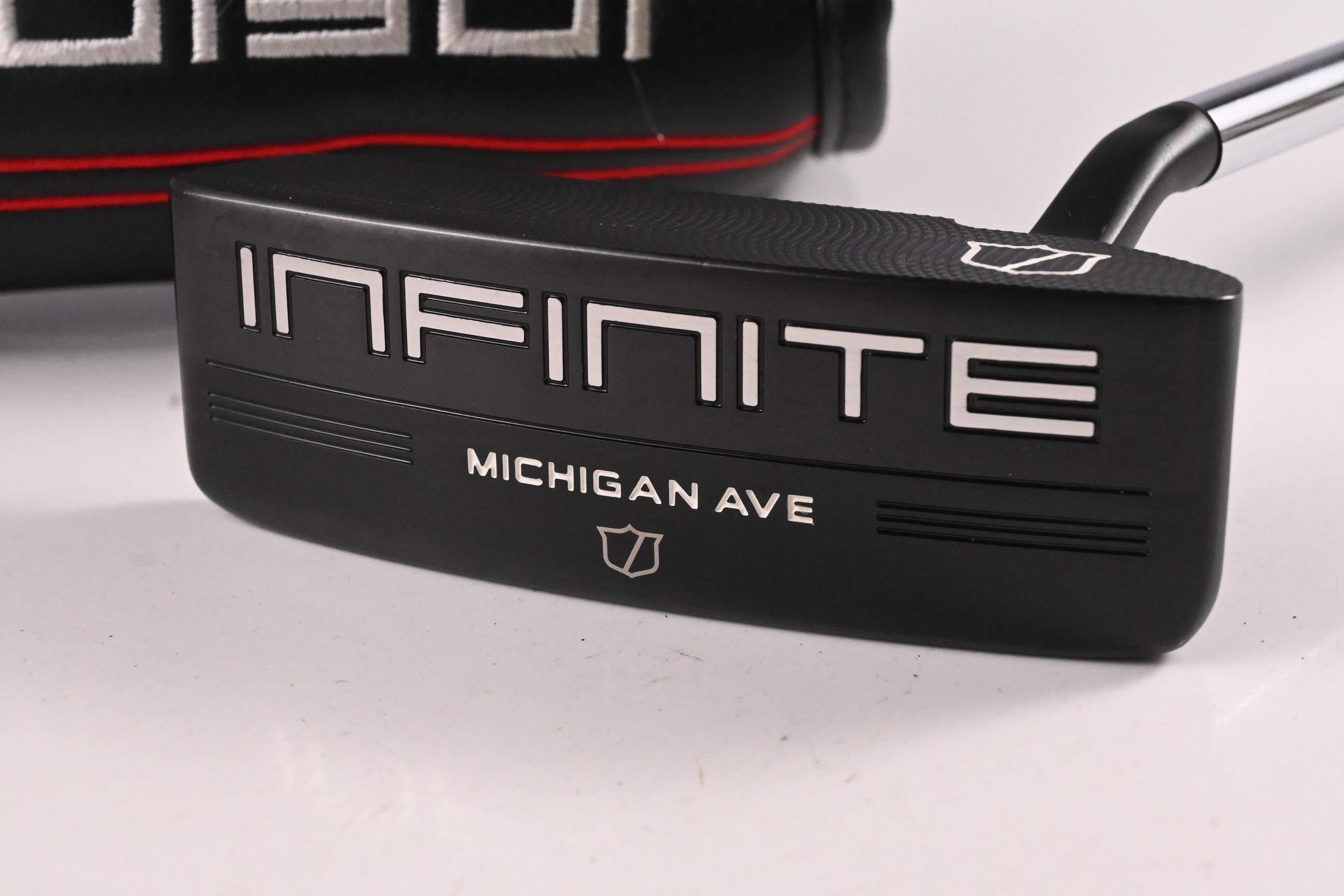 Wilson Infinite 2024 Michigan Ave Putter / 34 Inch