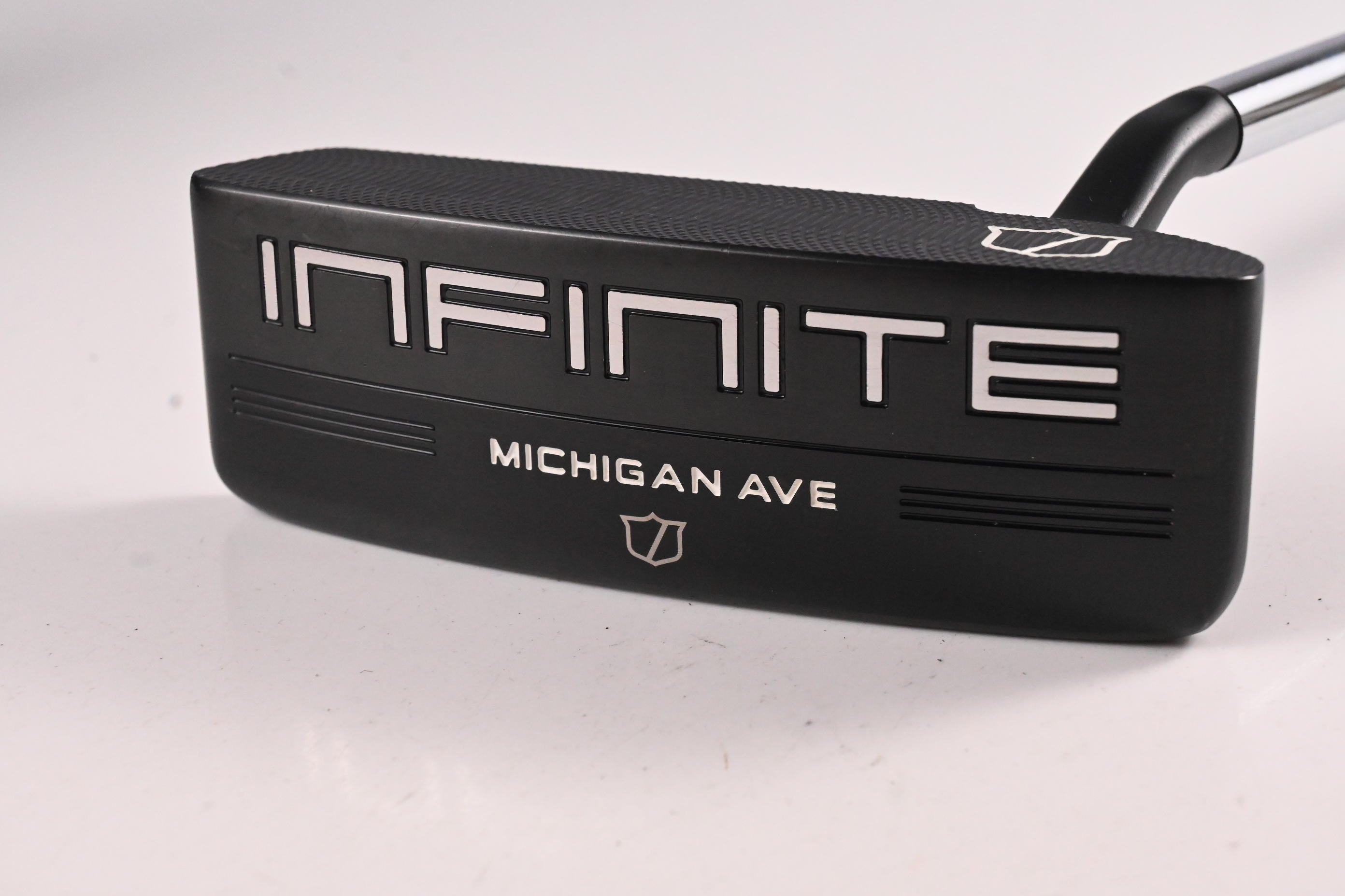 Wilson Infinite 2024 Michigan Ave Putter / 34 Inch