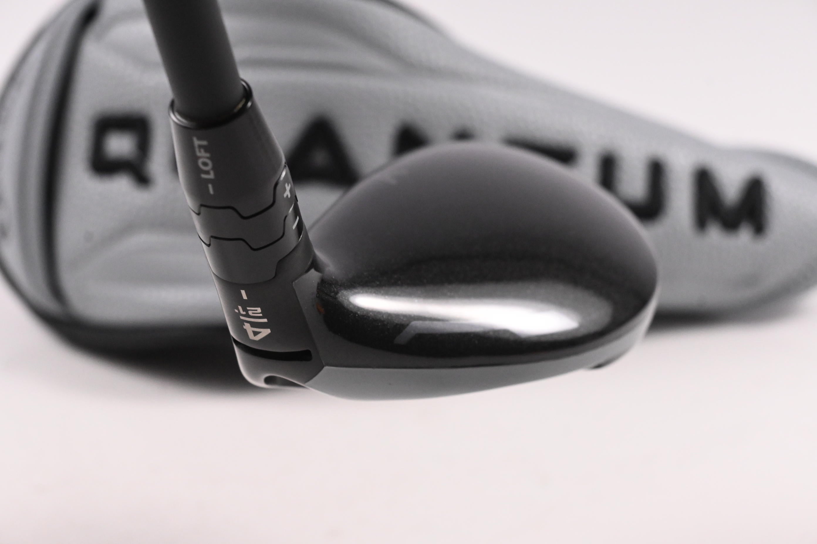 Callaway Quantum Max #4 Hybrid / 21 Degree / Regular Flex Vanquish 4 Shaft