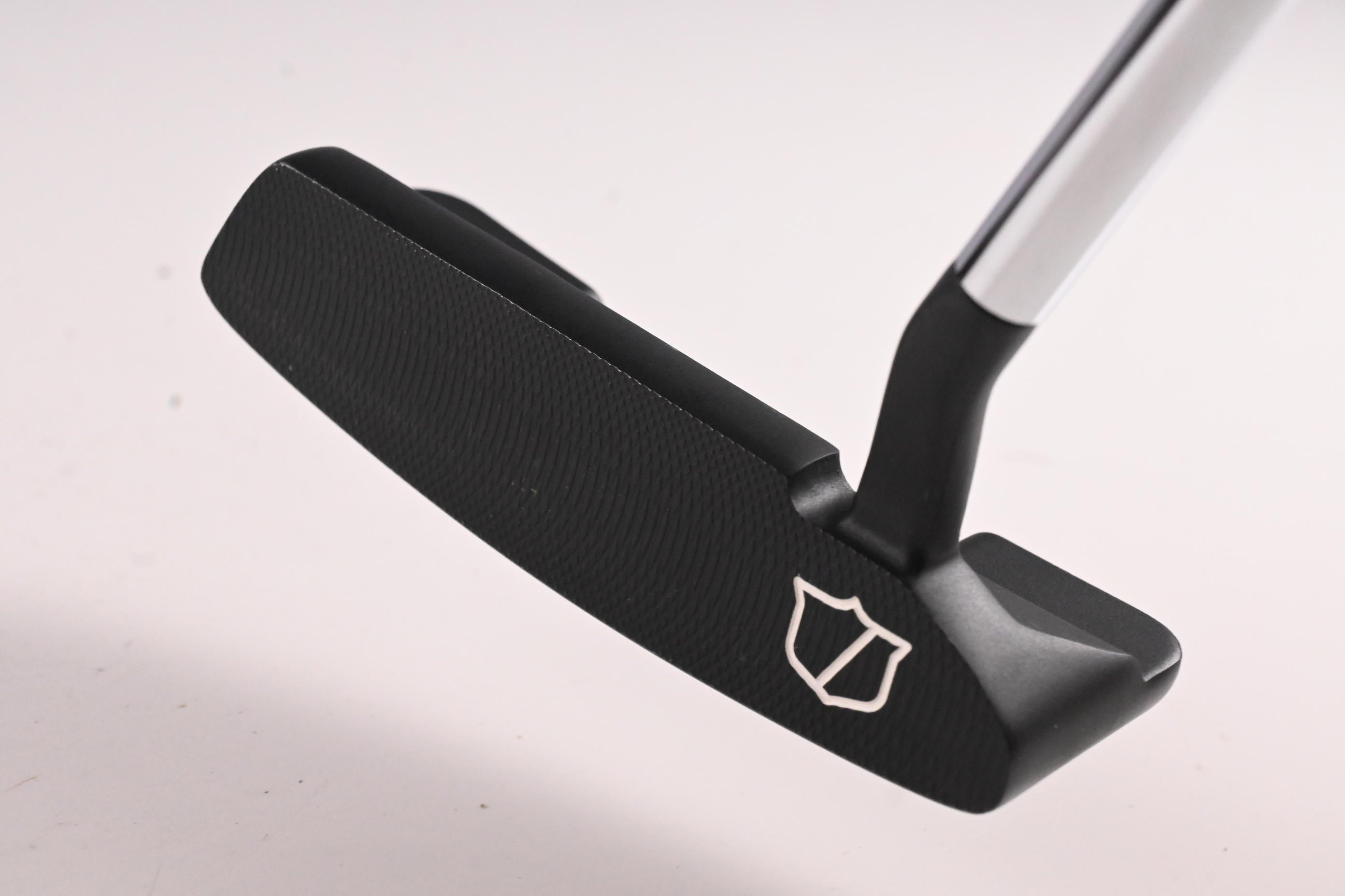 Wilson Infinite 2024 Michigan Ave Putter / 34 Inch