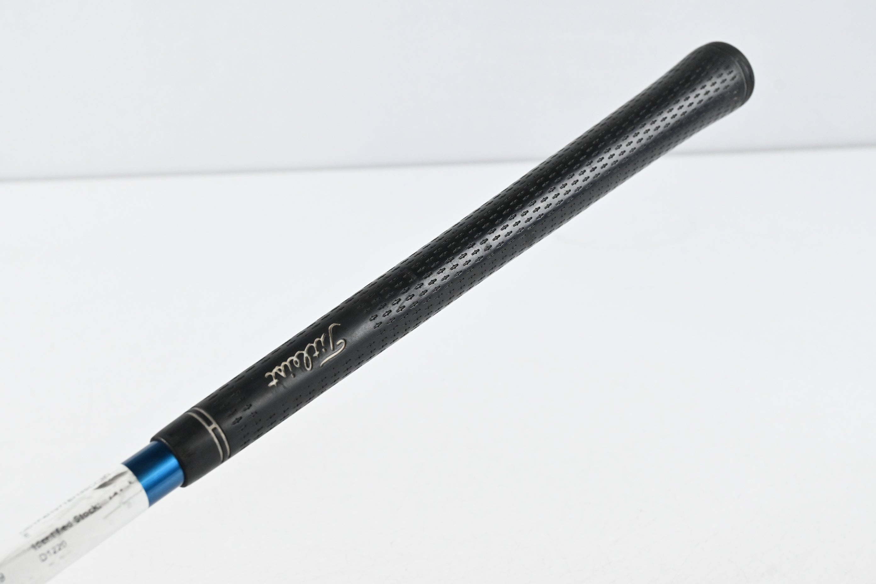 Titleist 907 D2 Driver / 10.5 Degree / Regular Flex Aldila VS Proto 65 Shaft
