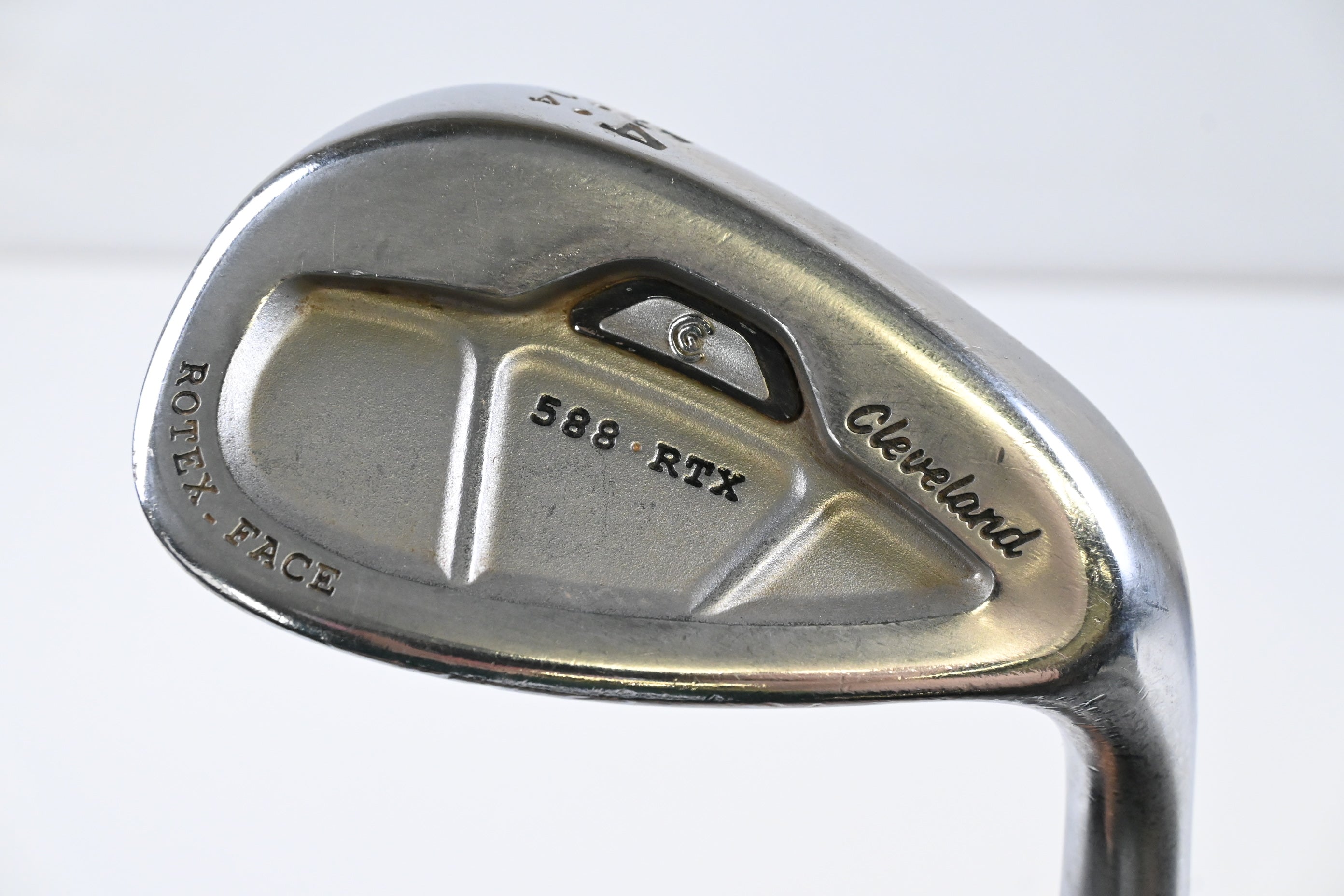 Cleveland 588 RTX Sand Wedge / 54 Degree / Wedge Flex Dynamic Gold Shaft