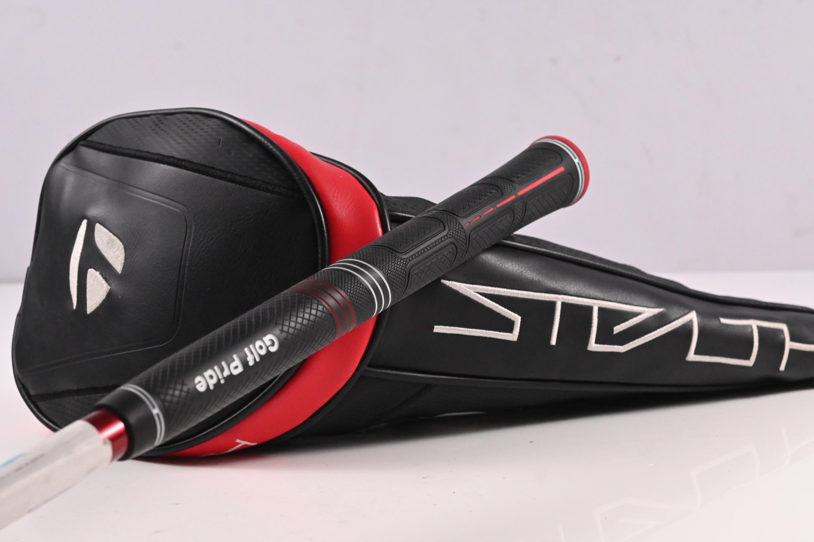 Taylormade Stealth Plus Driver / 9 Degree / X-Flex HZRDUS Smoke RDX Red 60