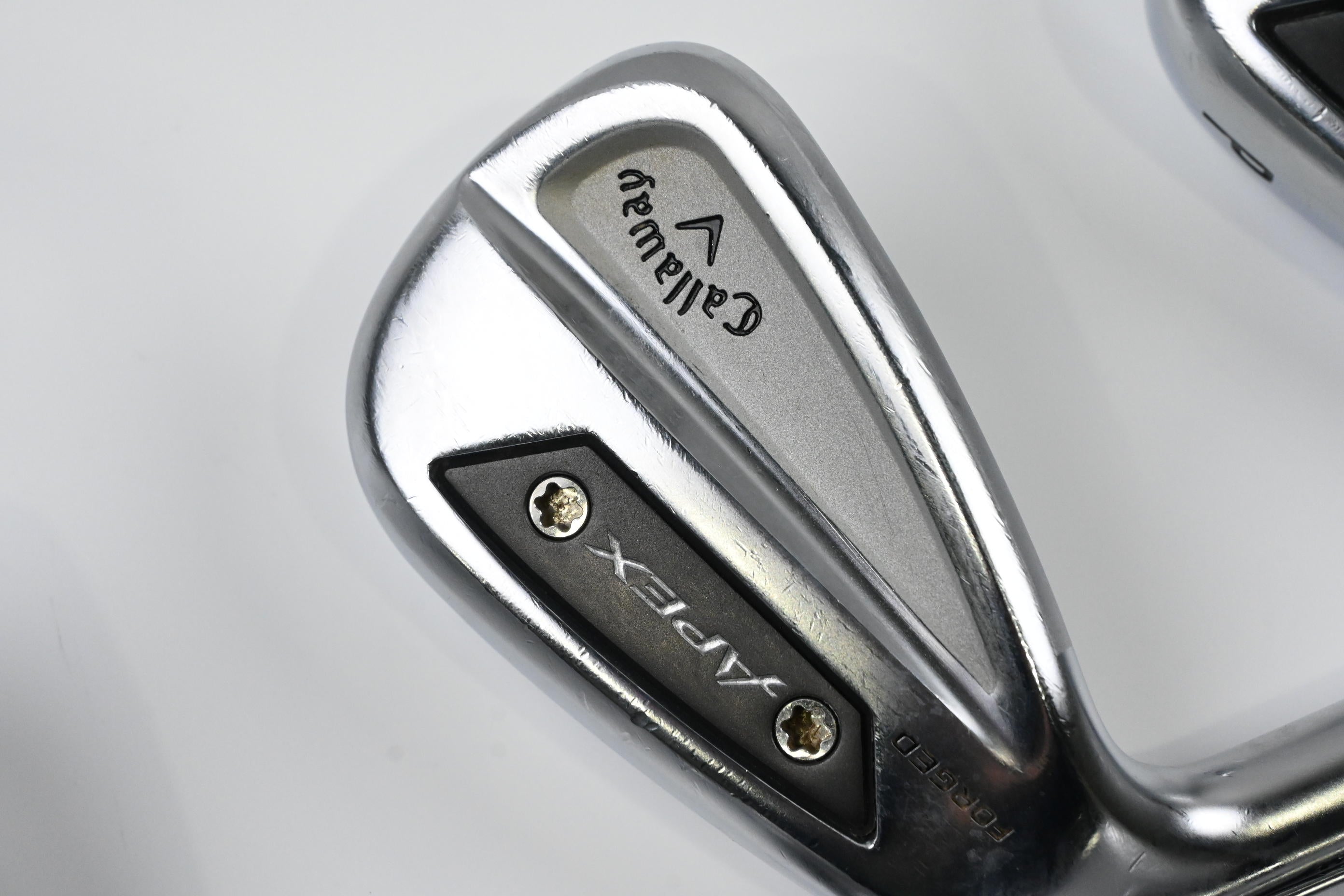 Left Hand Callaway Apex Ai300 Irons / 5-PW / Regular Flex Dynamic Gold MID 90