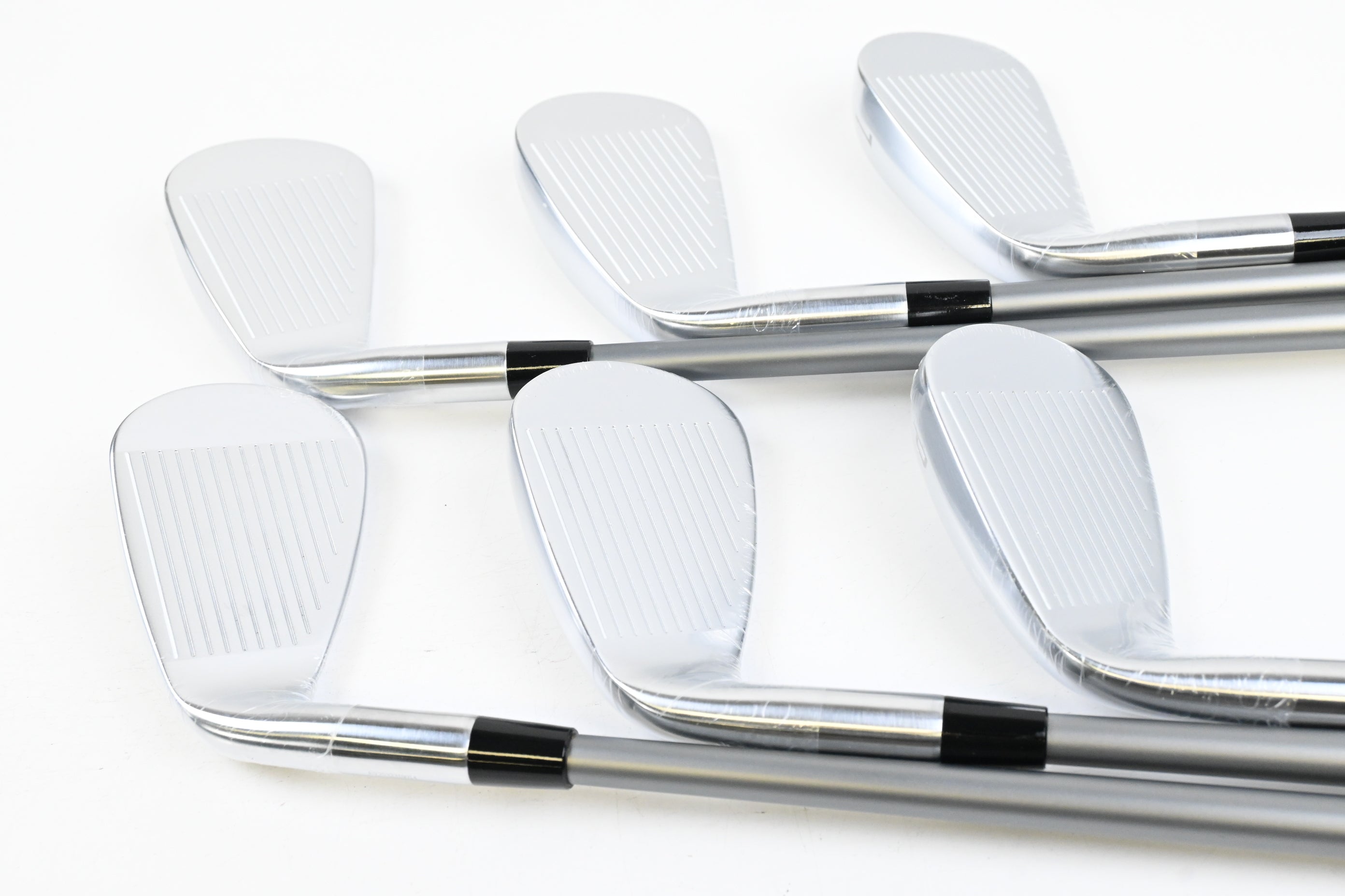 Callaway Quantum Max Irons / 5-PW / Regular Flex Denali Frost Silver 60 Shafts