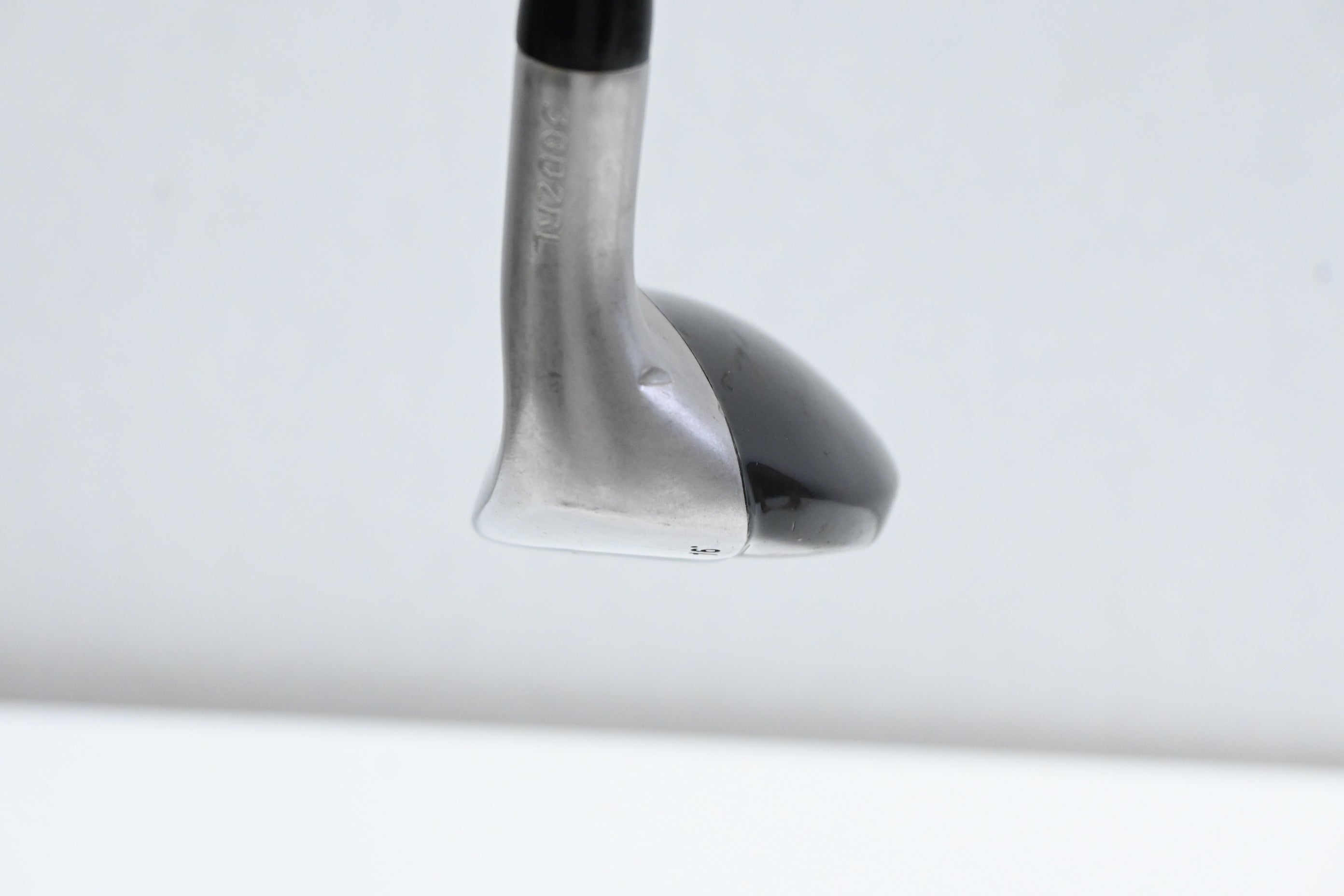 Taylormade Rescue Mid #2 Hybrid / 16 Degree / Stiff Flex Steel Shaft