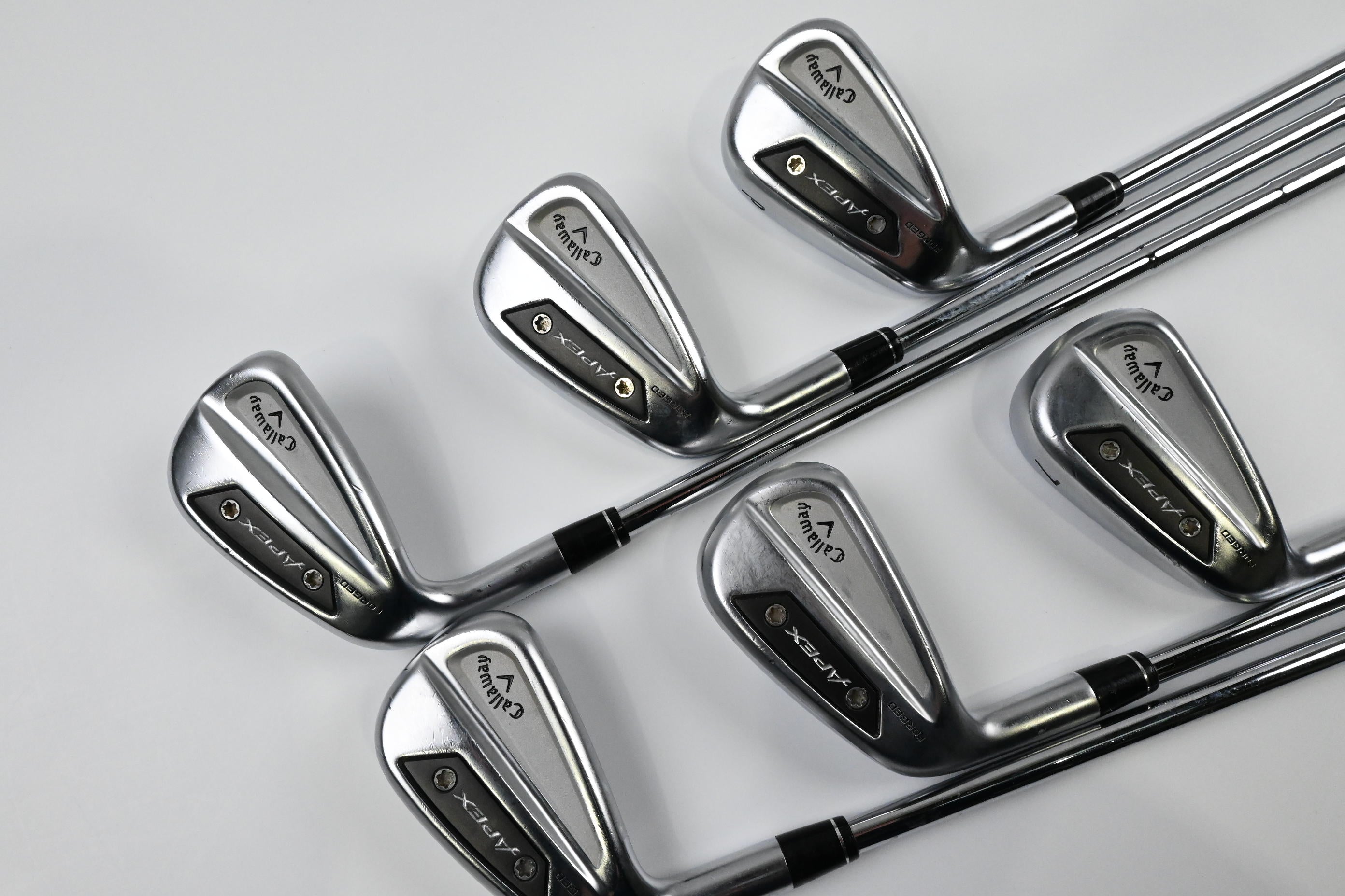 Left Hand Callaway Apex Ai300 Irons / 5-PW / Regular Flex Dynamic Gold MID 90