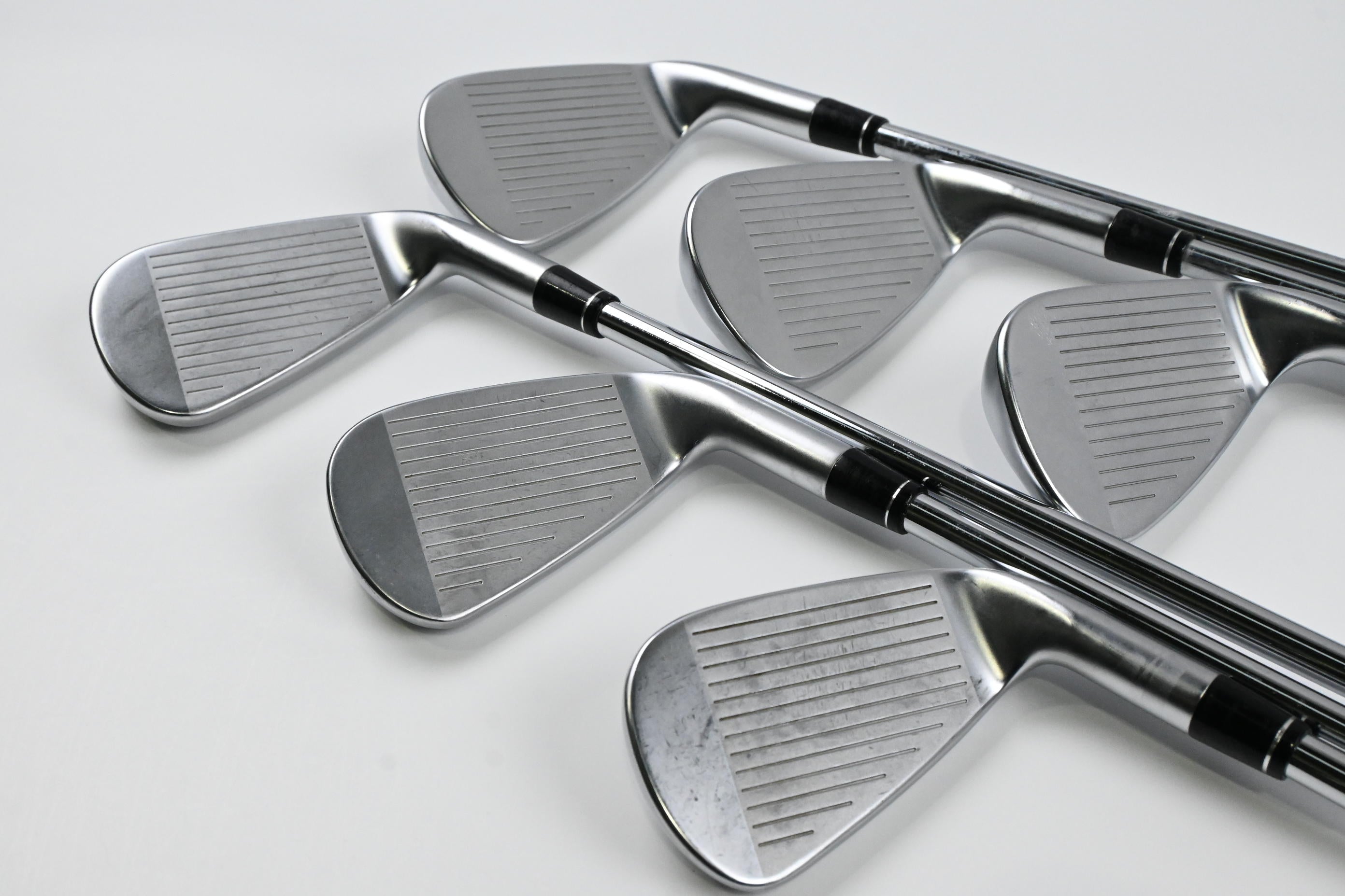 Left Hand Callaway Apex Ai300 Irons / 5-PW / Regular Flex Dynamic Gold MID 90
