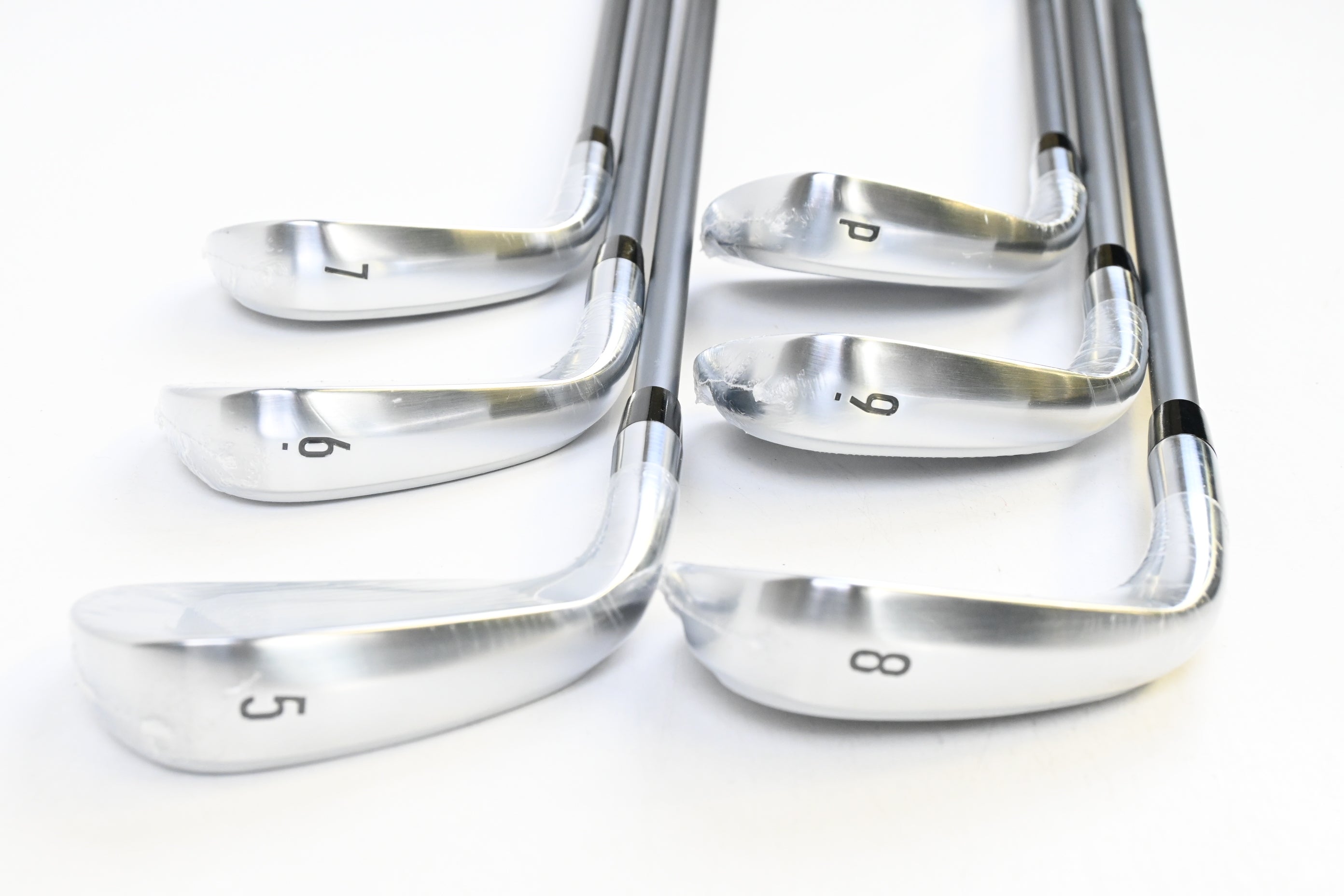 Callaway Quantum Max Irons / 5-PW / Regular Flex Denali Frost Silver 60 Shafts
