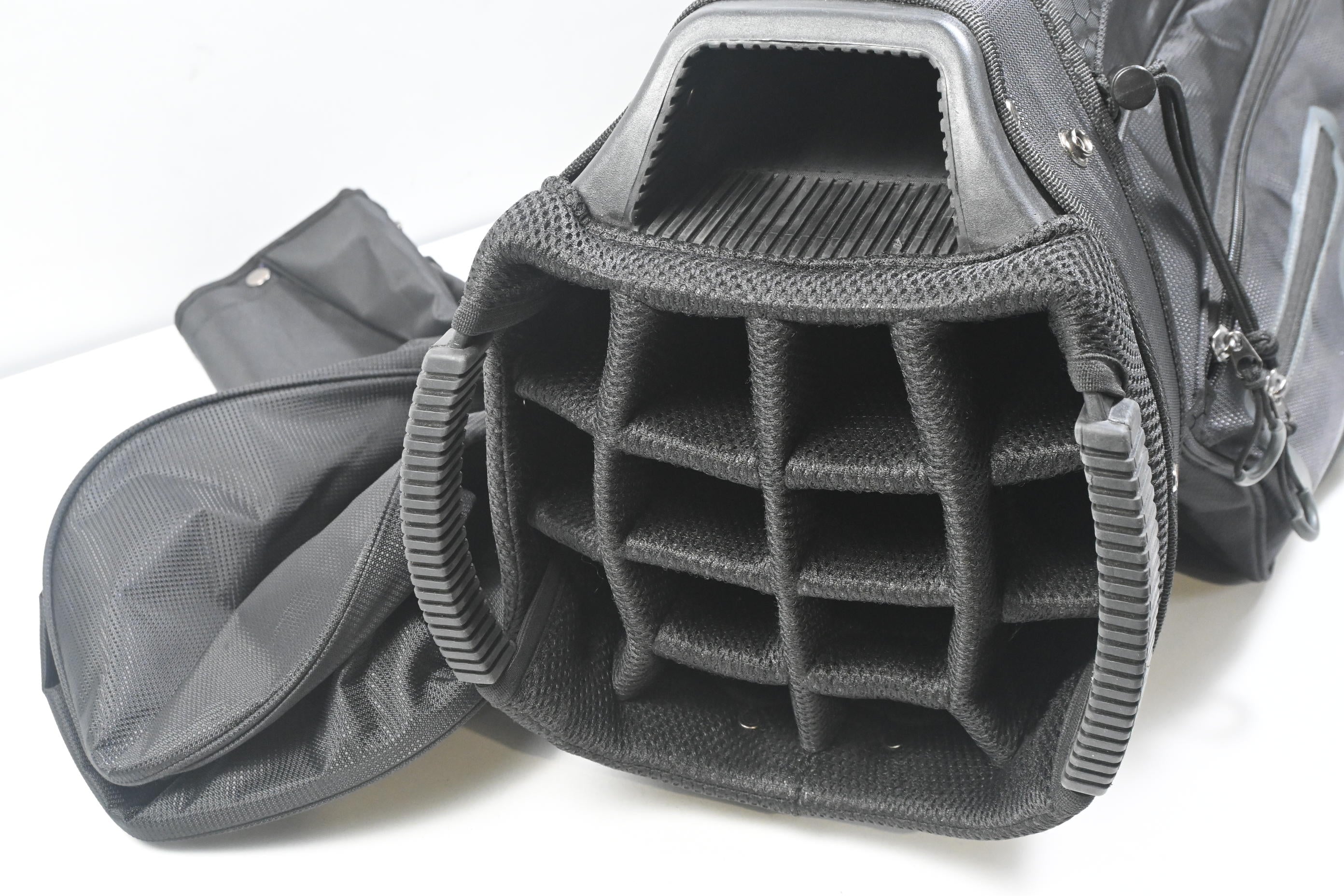 Taylormade Cart Bag / 15-Way Divider / Black