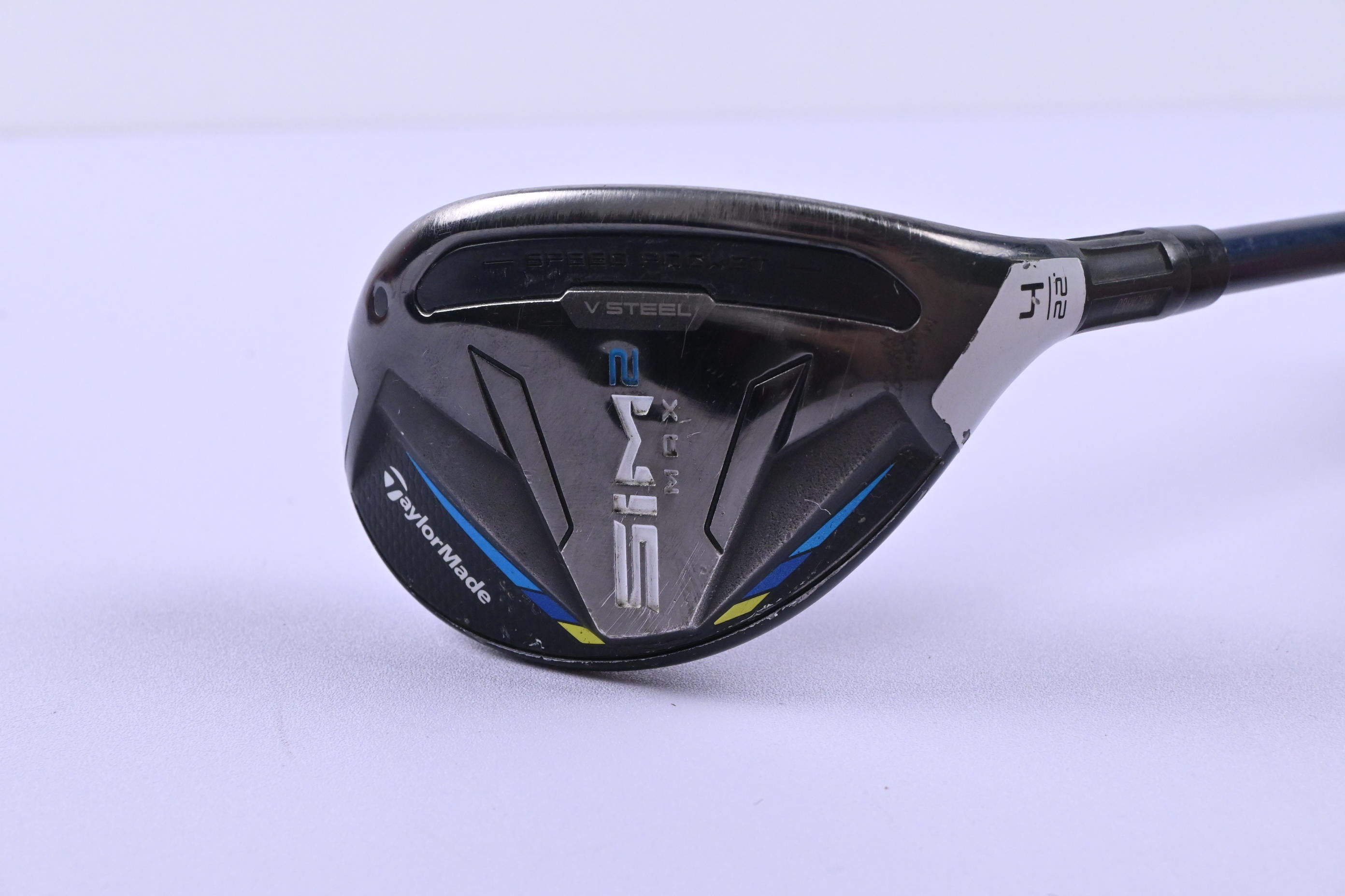 Taylormade SIM2 Max #4 Hybrid / 22 Degree / Regular Flex Fujikura Ventus Blue 6