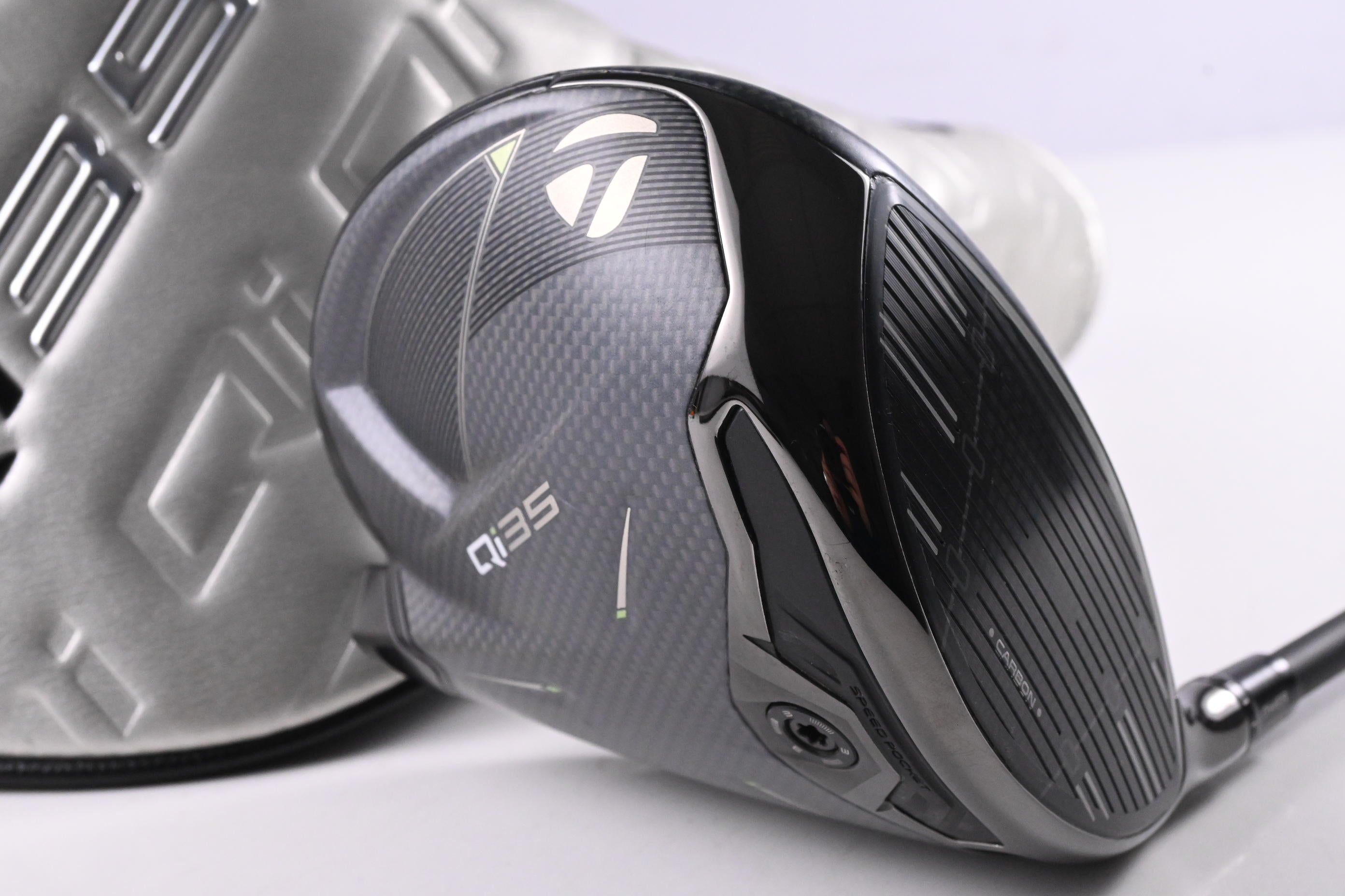 Taylormade Qi35 Driver / 10.5 Degree / Stiff Flex Kai'li Blue CB Dark Wave 60