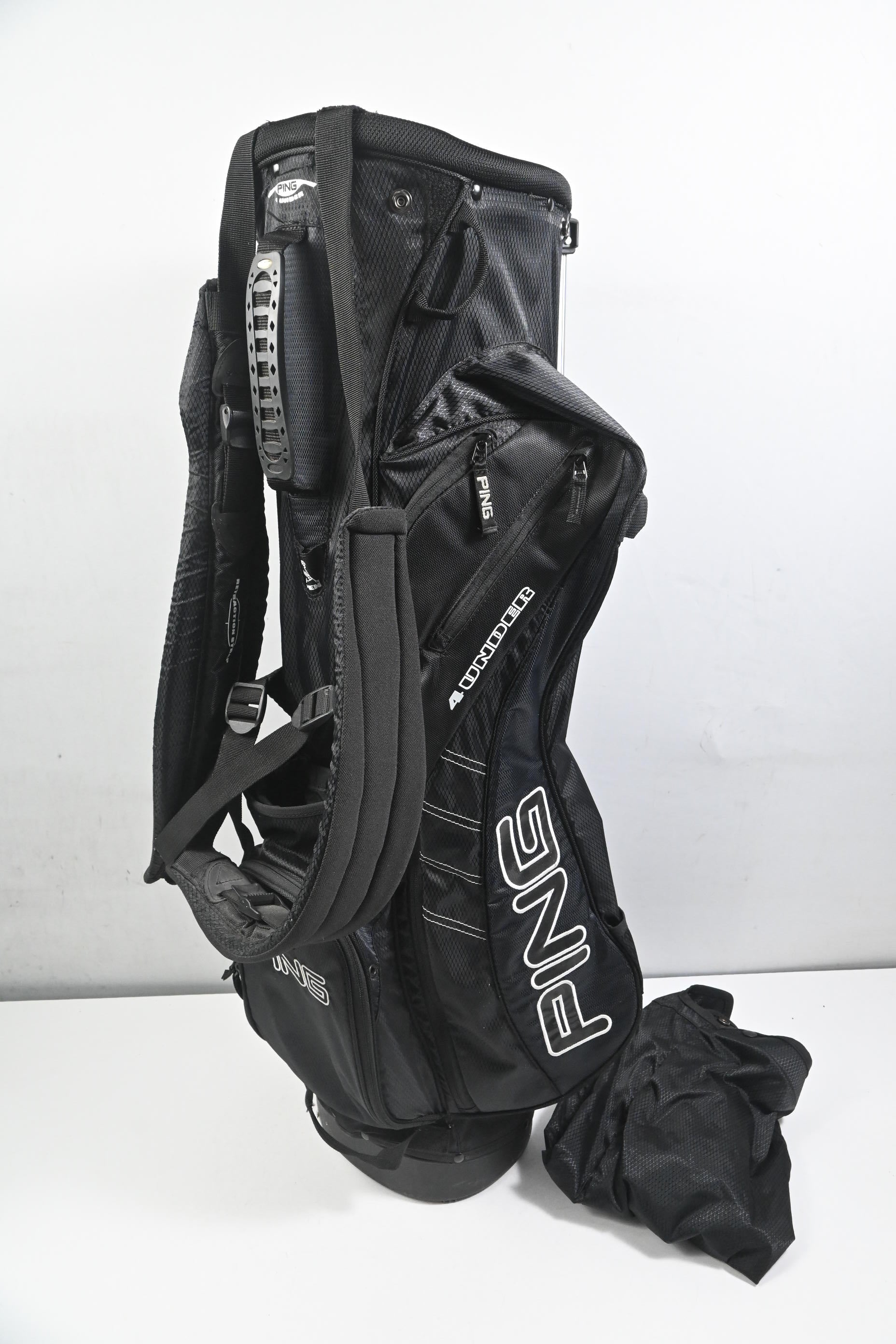 Ping 4 Under Stand Bag / 4-Way Divider / Black