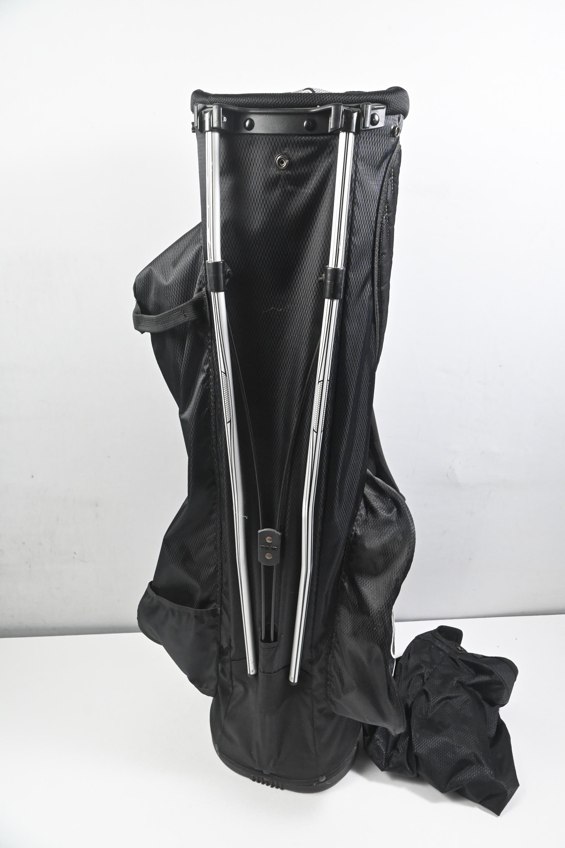 Ping 4 Under Stand Bag / 4-Way Divider / Black