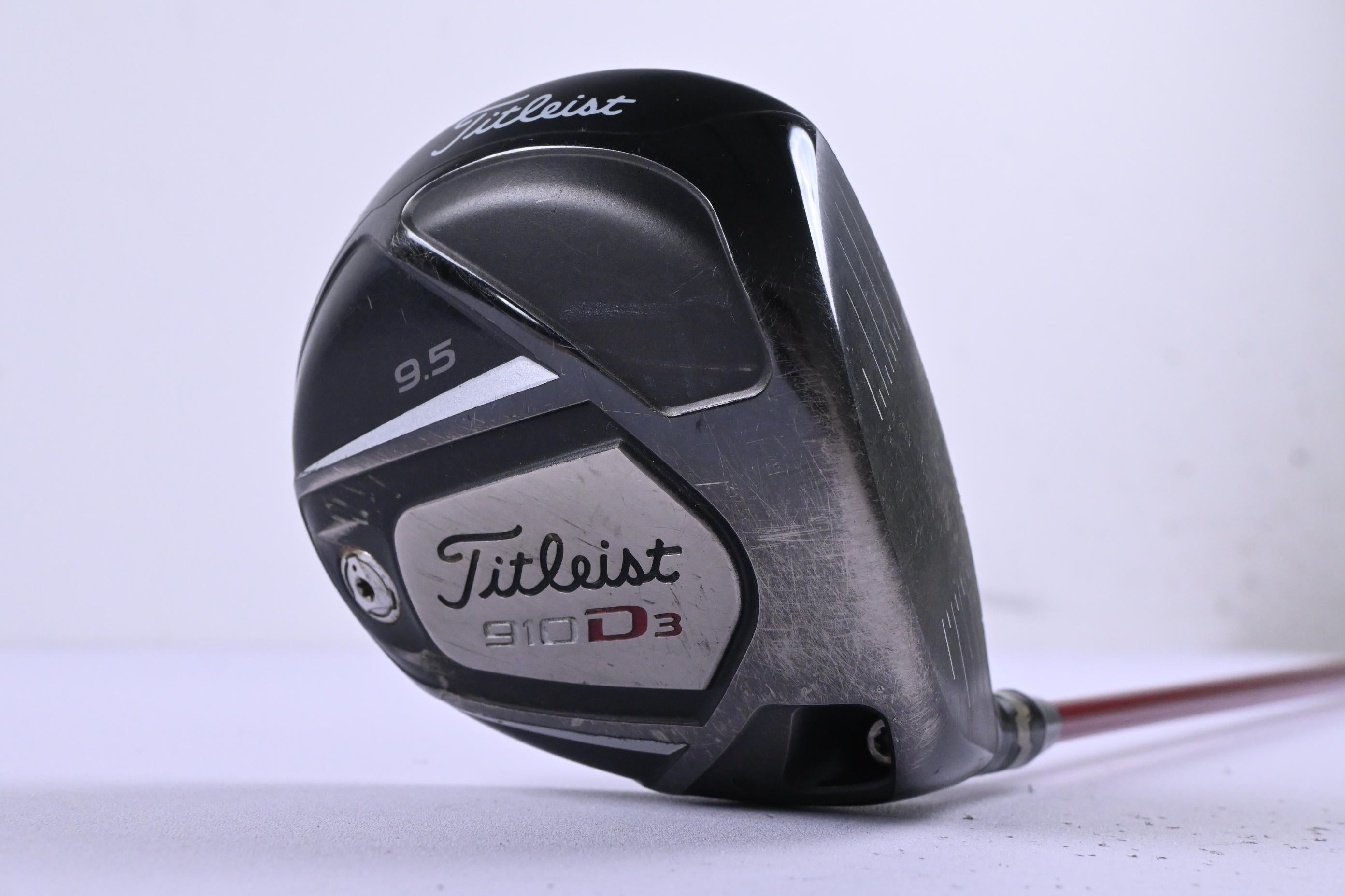 Titleist 910 D3 Driver / 9.5 Degree / Regular Flex Fujikura Motore F1 Shaft